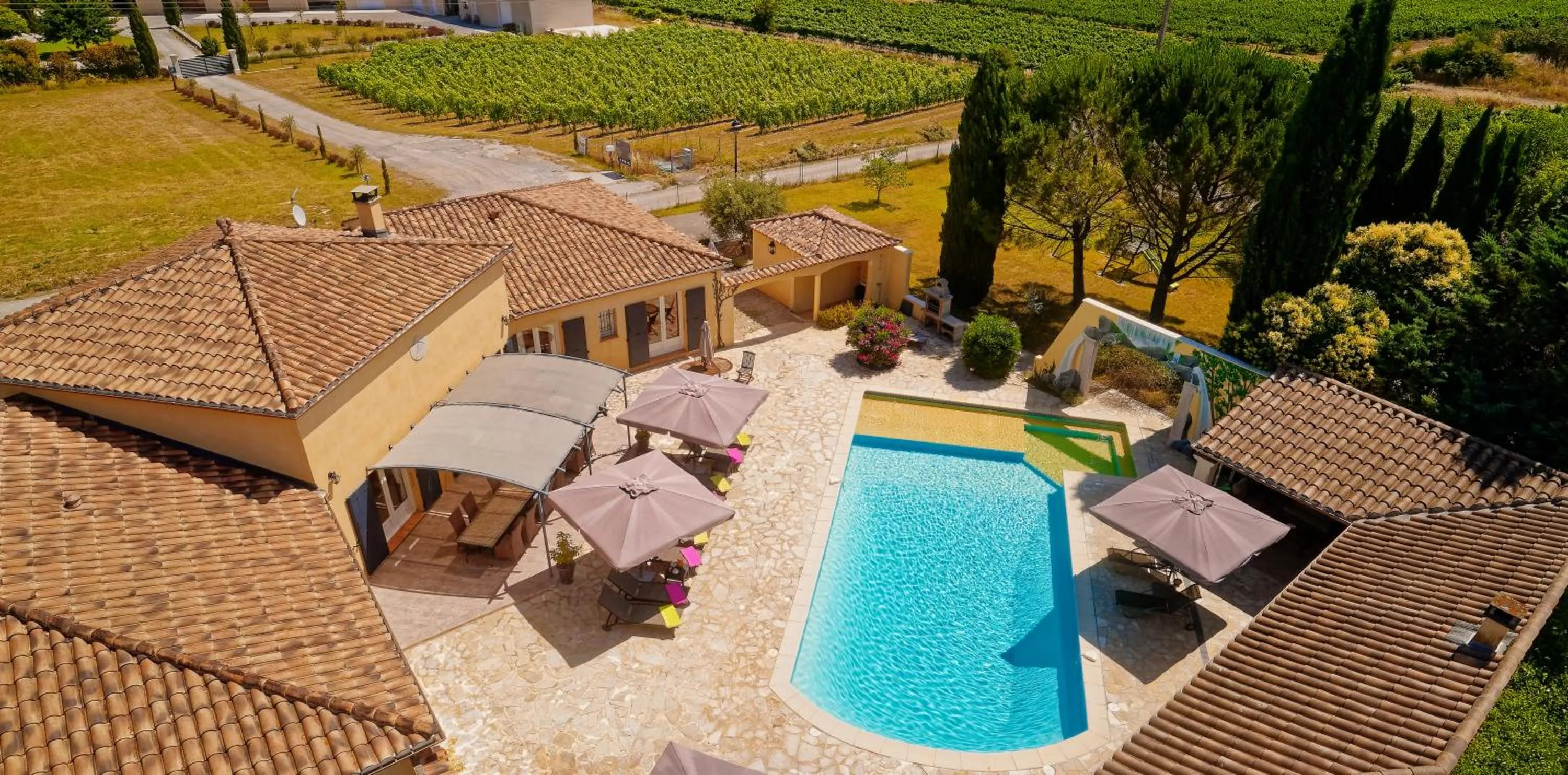 Property building in Villa des Cammaous