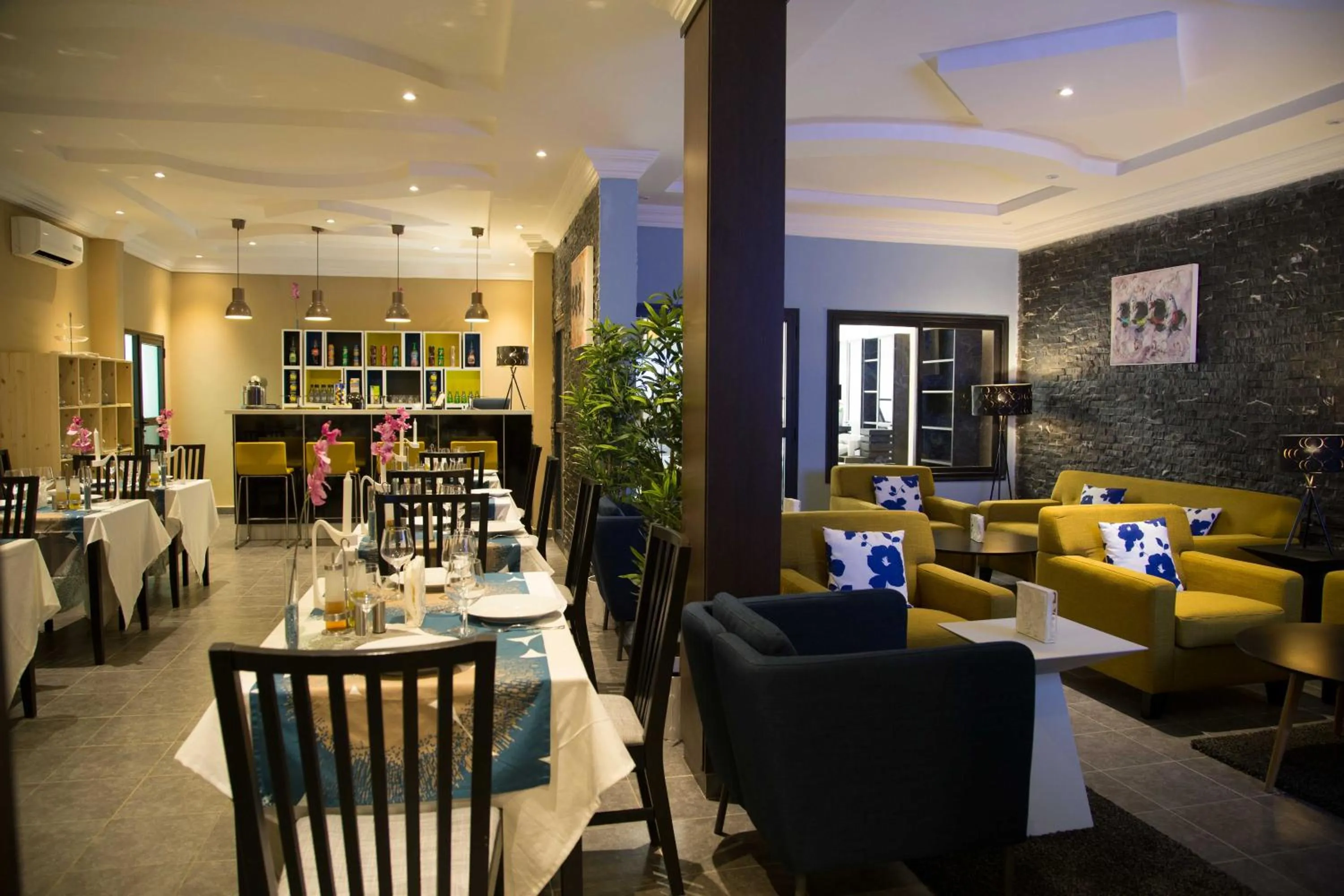 Lounge or bar in Hôtel Semiramis City Center