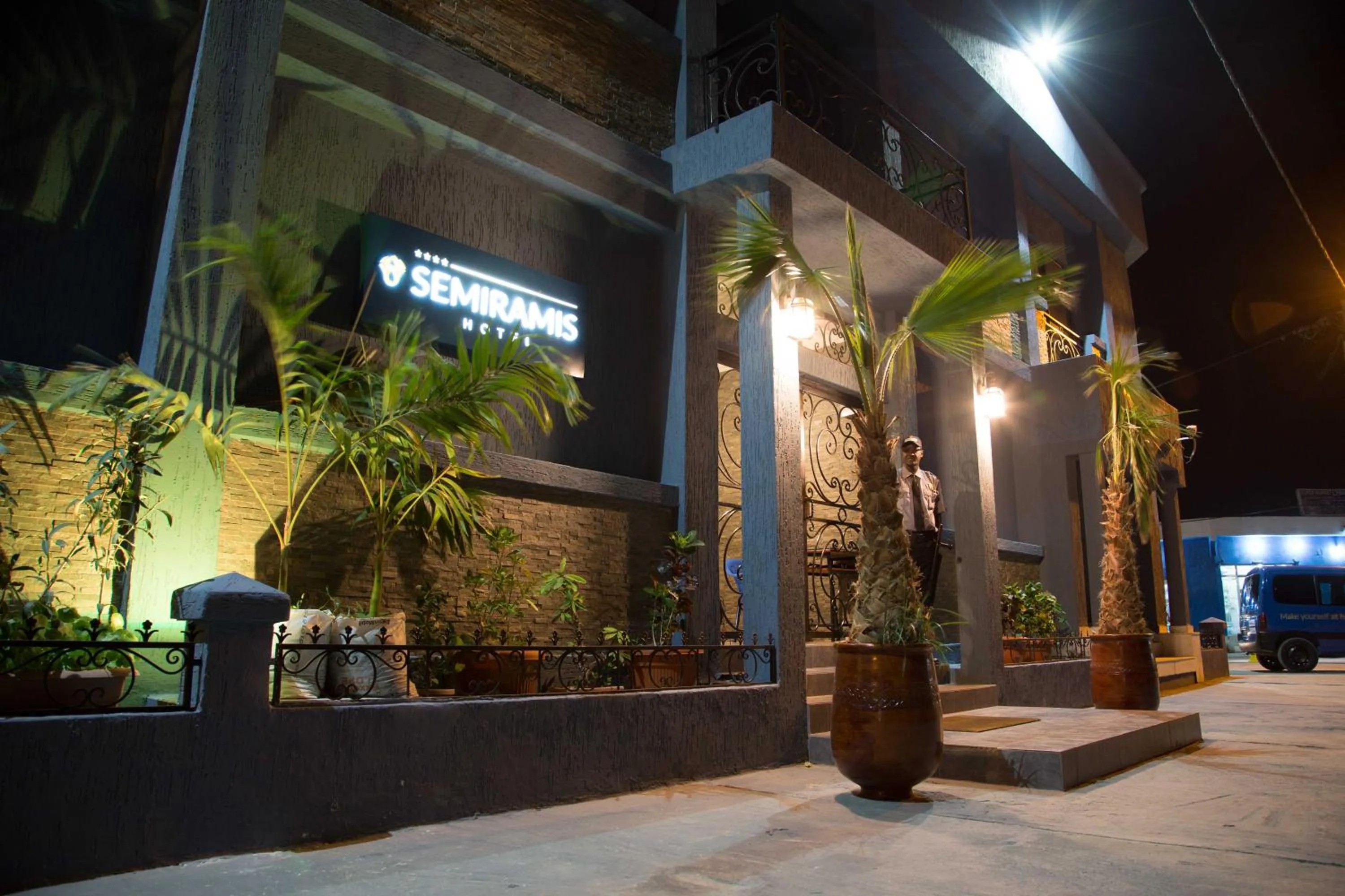 Facade/entrance in Hôtel Semiramis City Center