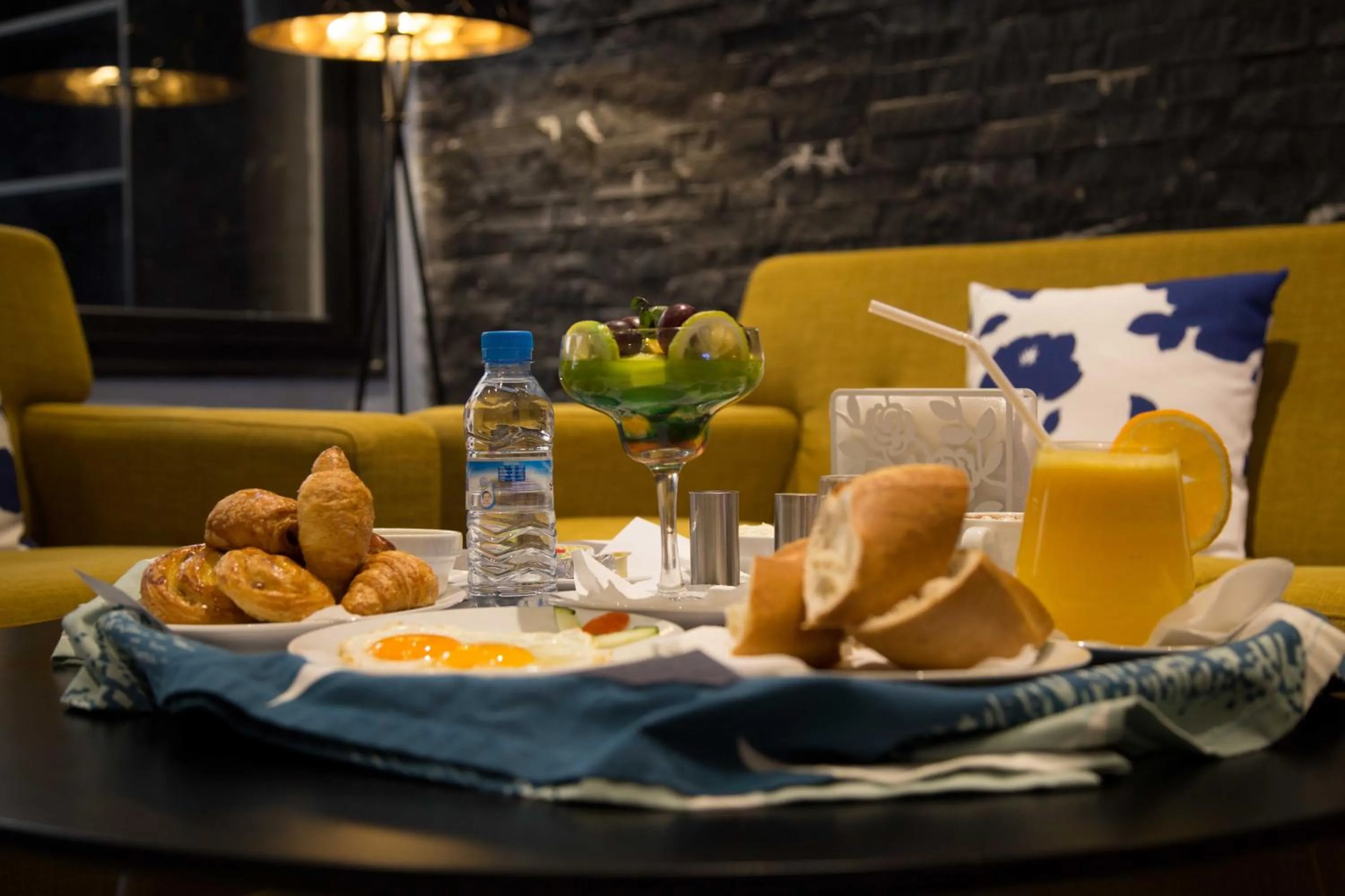 Continental breakfast in Hôtel Semiramis City Center