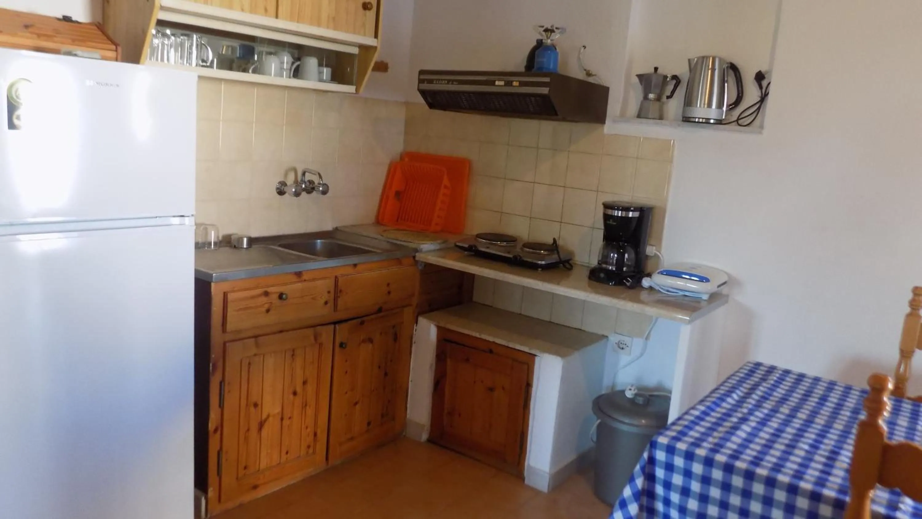 Kitchen or kitchenette in Apartments Elli - Nikos