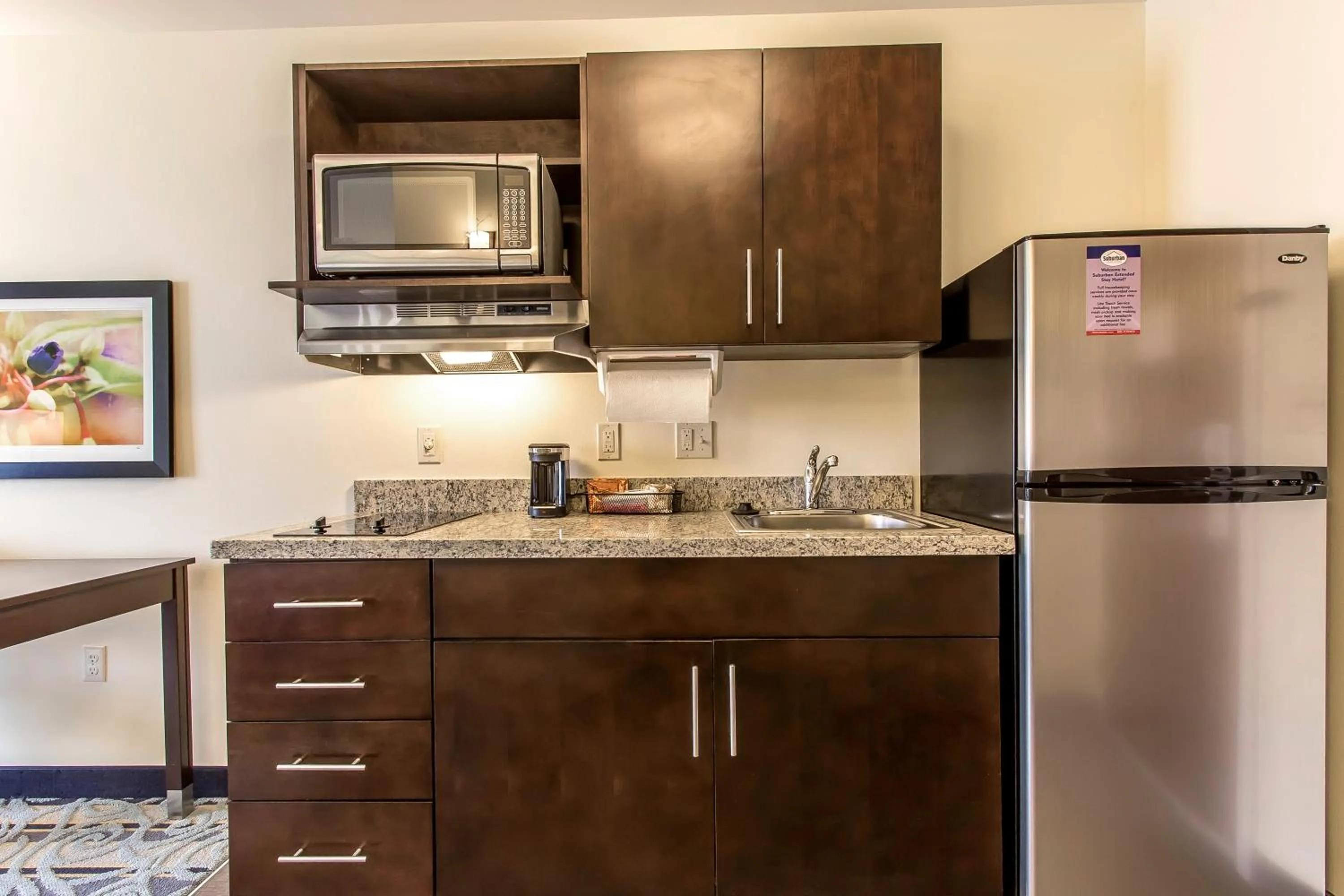 Kitchen or kitchenette in Suburban Studios Donaldsonville - Gonzales