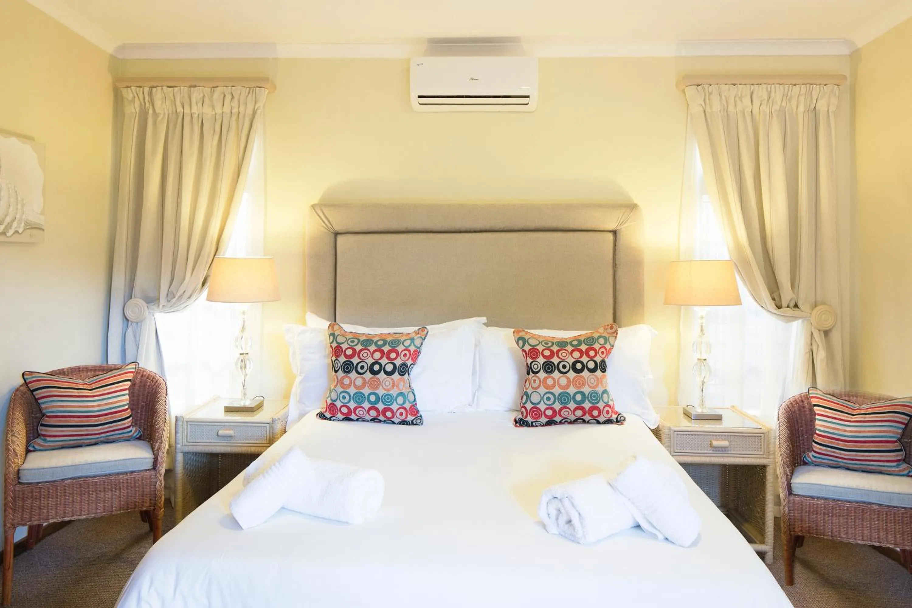 Photo of the whole room, Bed in Kingfisher GuestHouse