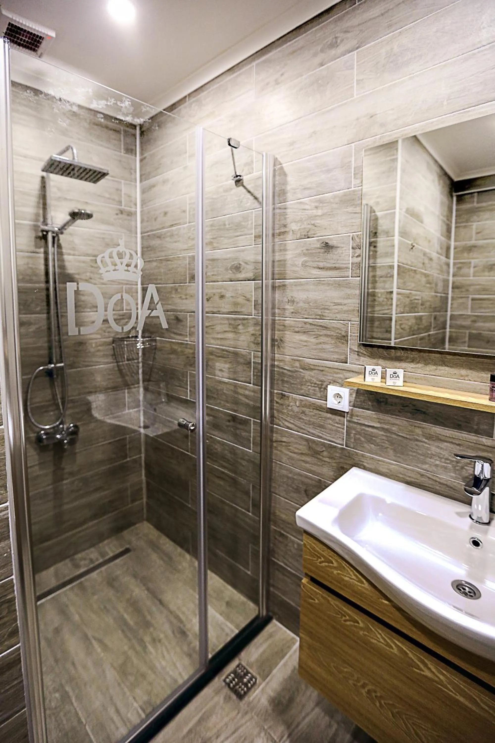 Bathroom in Doa Suite Hotel