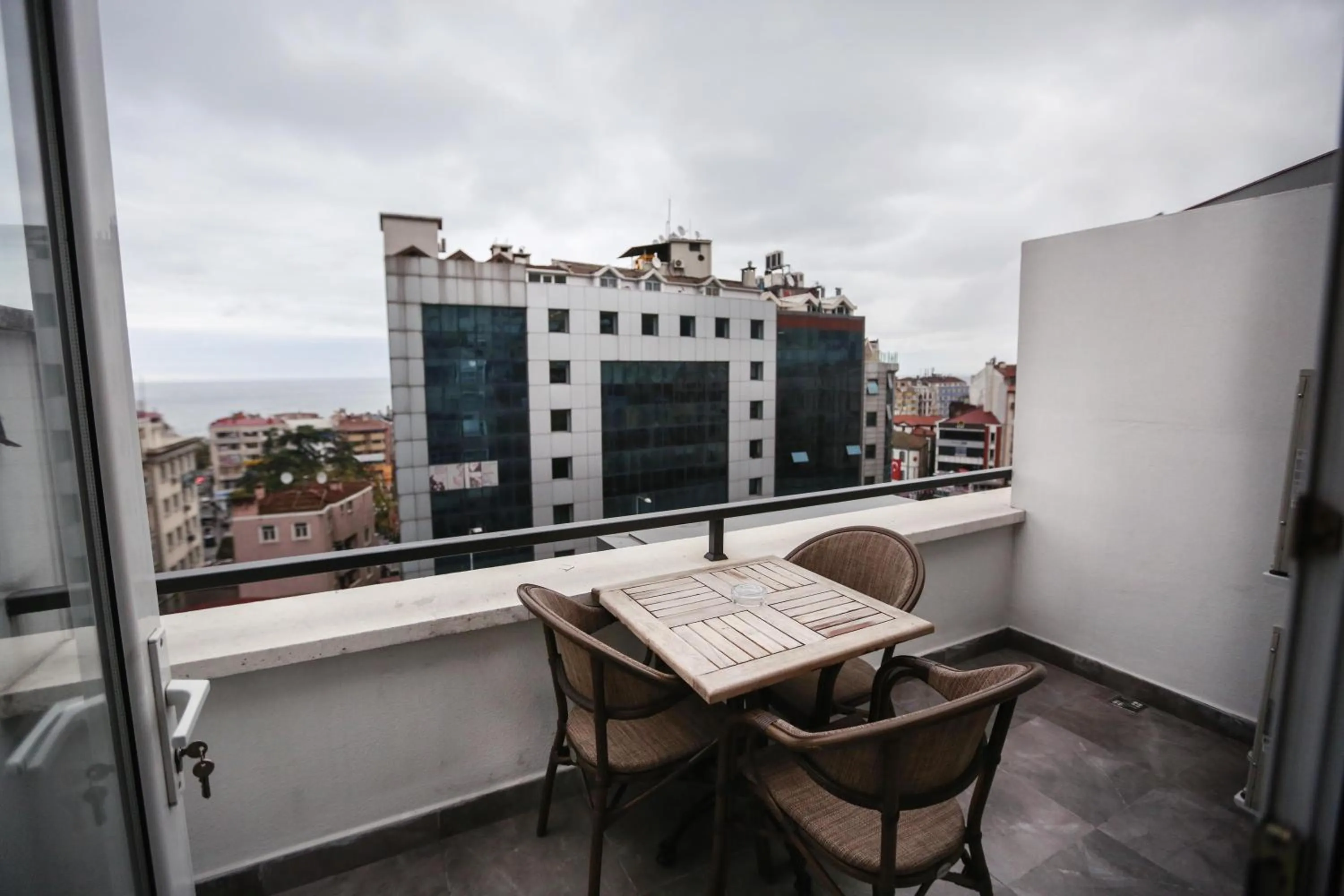 Balcony/Terrace in Doa Suite Hotel