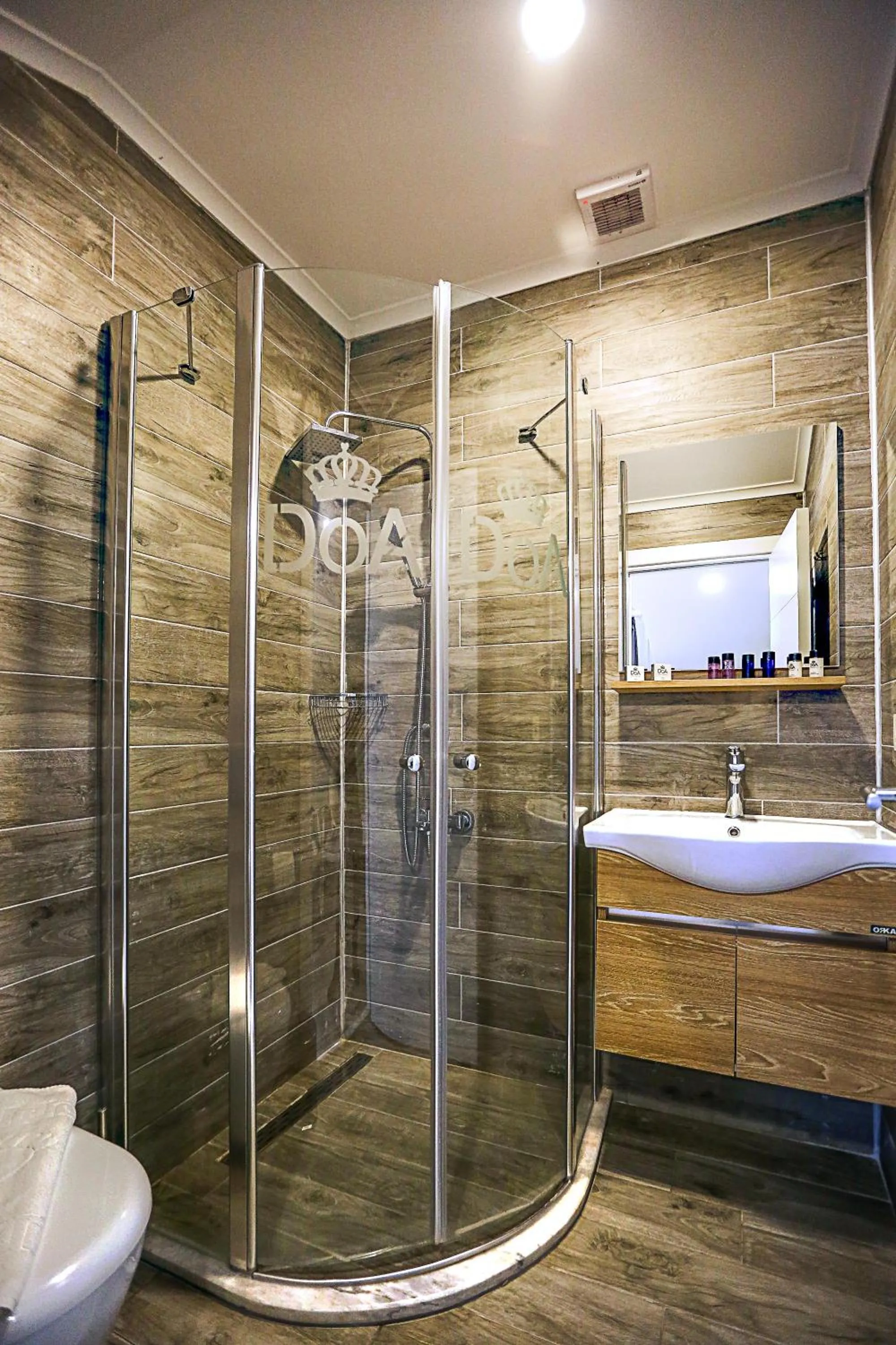 Bathroom in Doa Suite Hotel