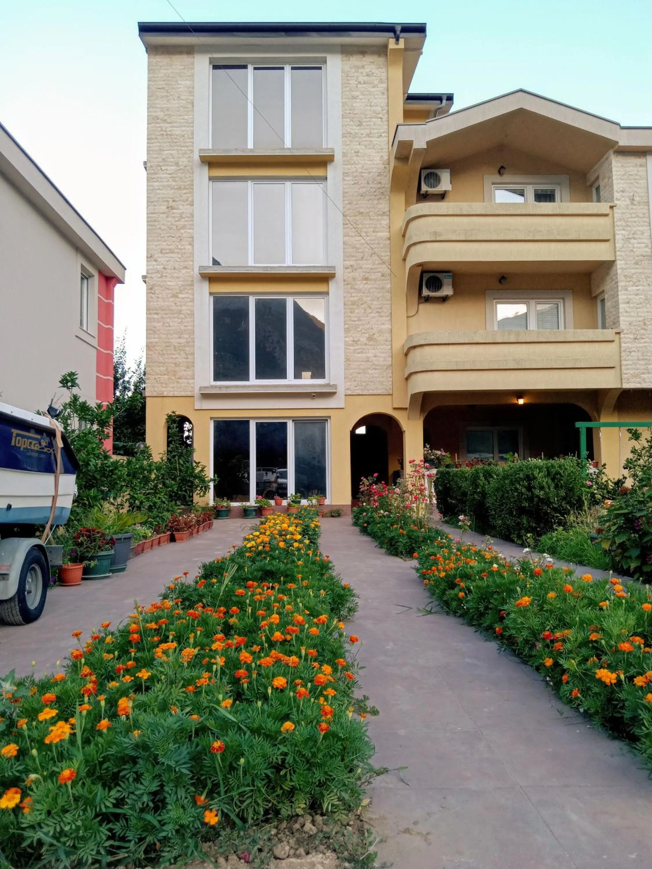 Apartments Old Olive