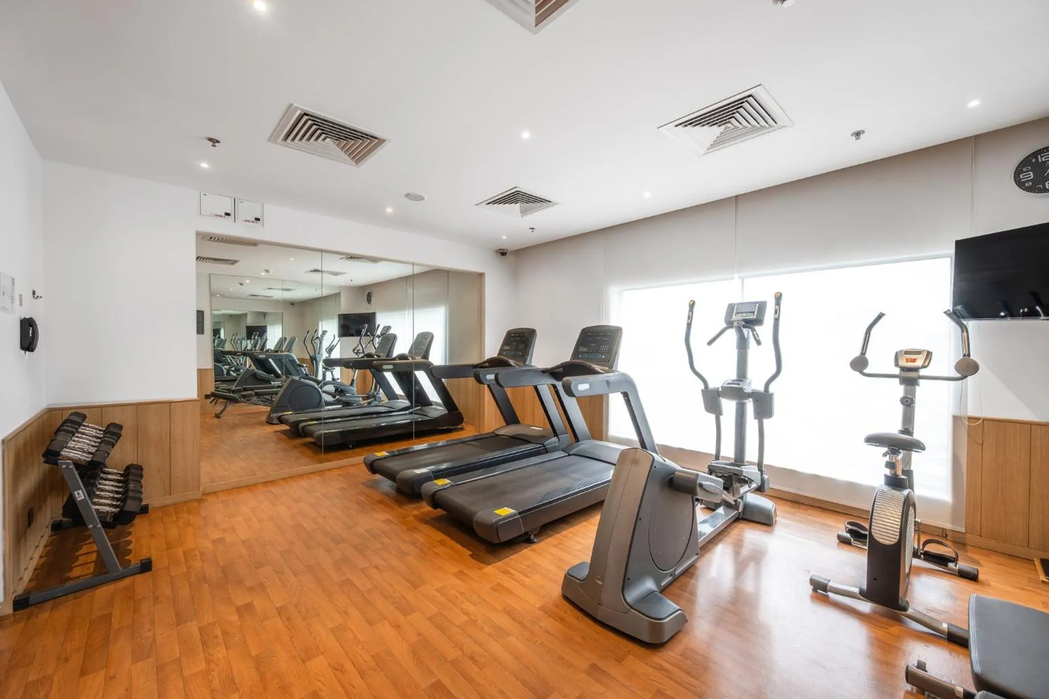 Fitness centre/facilities in Holiday Inn Express Chennai OMR Thoraipakkam by IHG