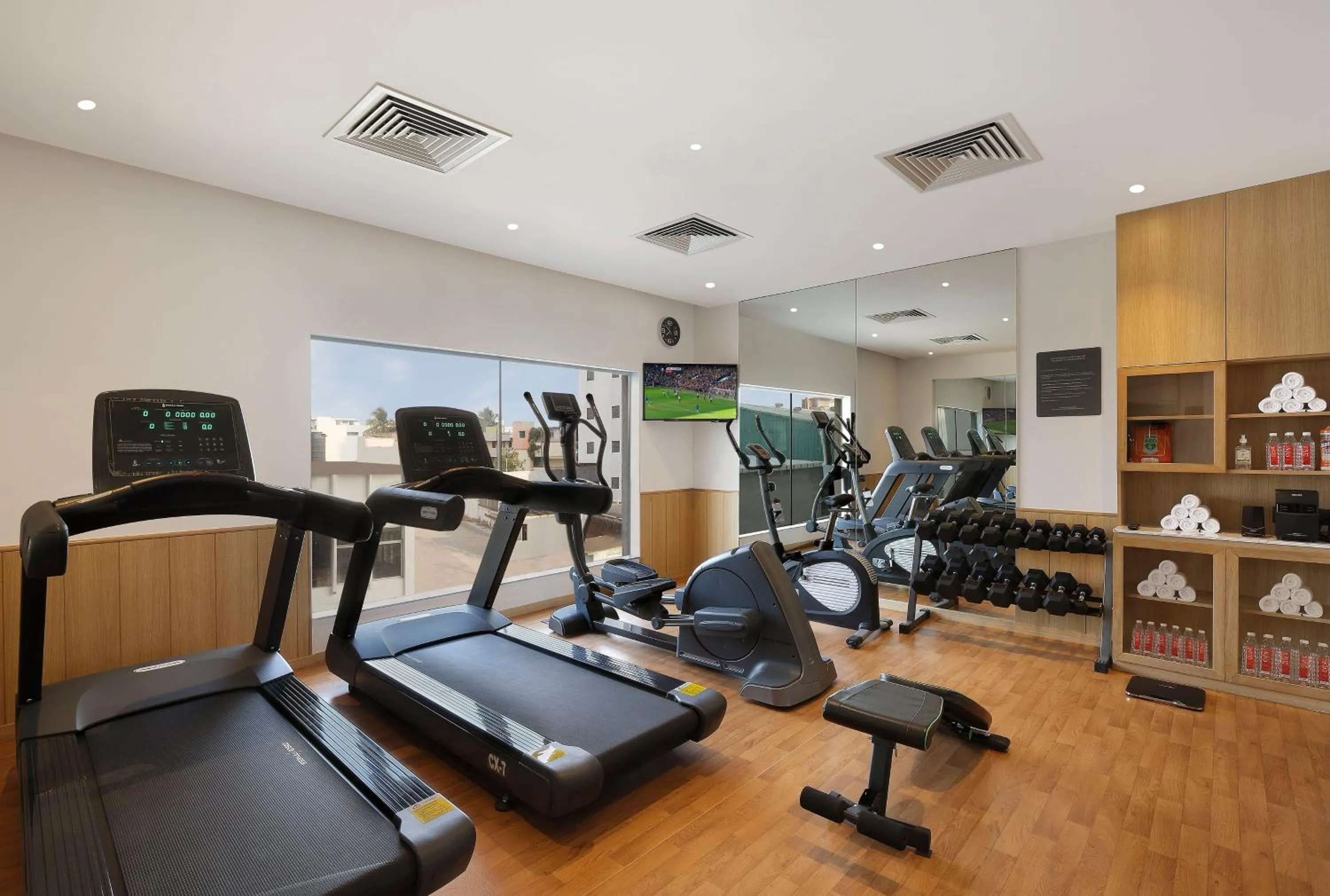 Fitness centre/facilities in Holiday Inn Express Chennai OMR Thoraipakkam by IHG