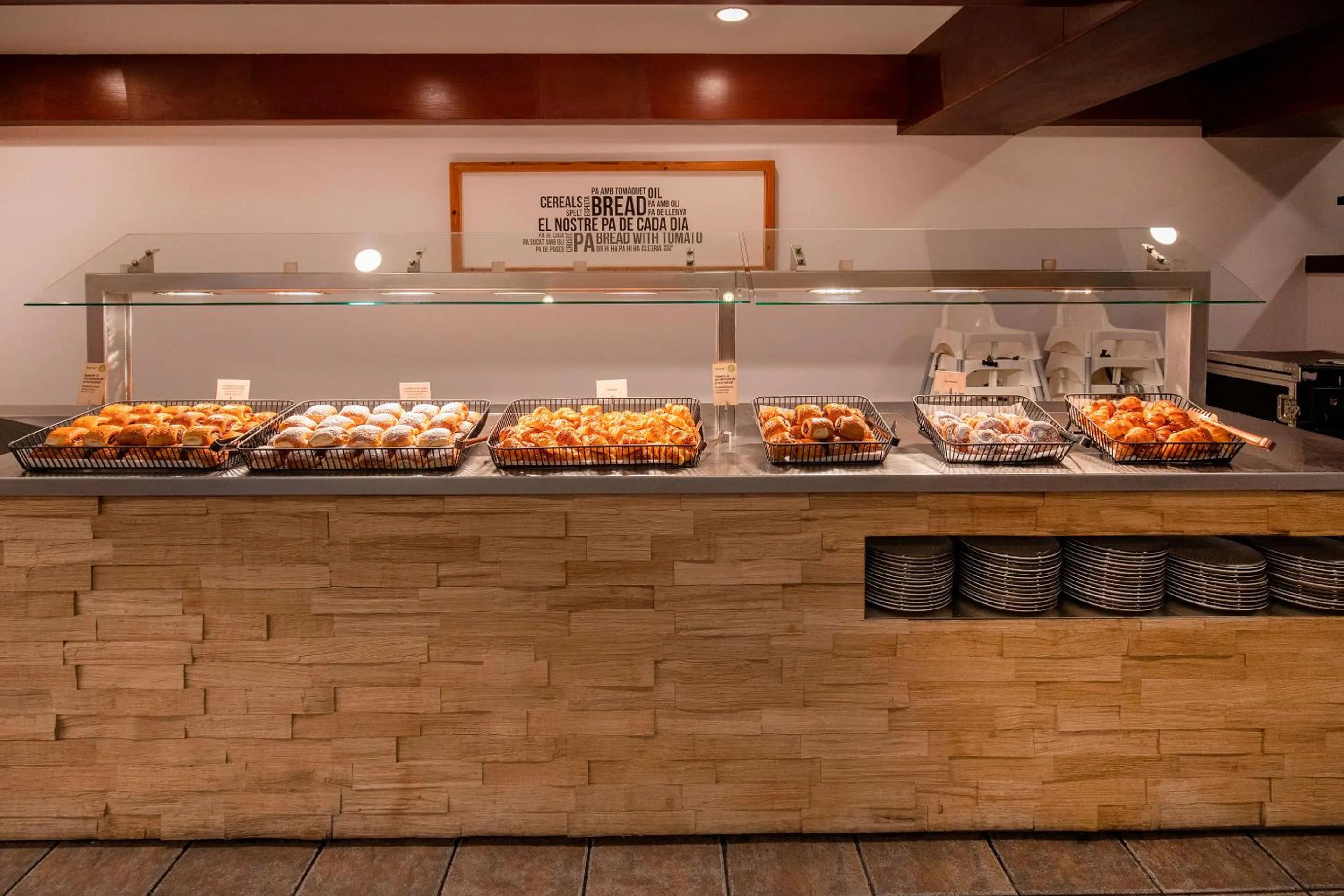 Buffet breakfast in Hotel Piolets Soldeu Centre by Nexta