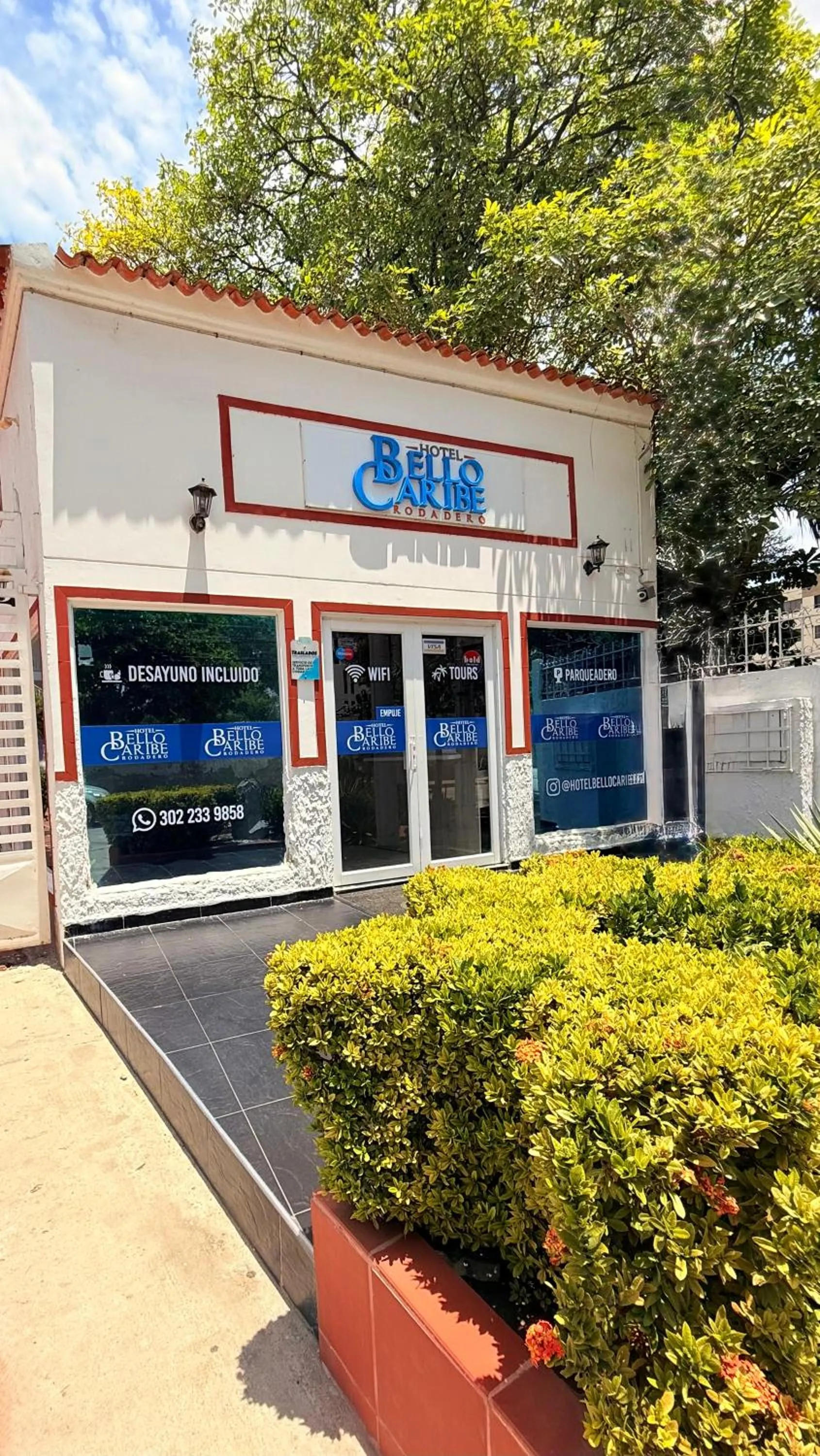 Property building in Hotel Bello Caribe Rodadero