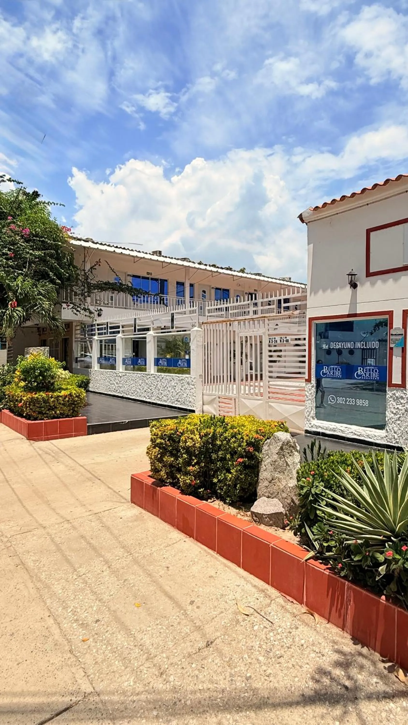 Property building in Hotel Bello Caribe Rodadero