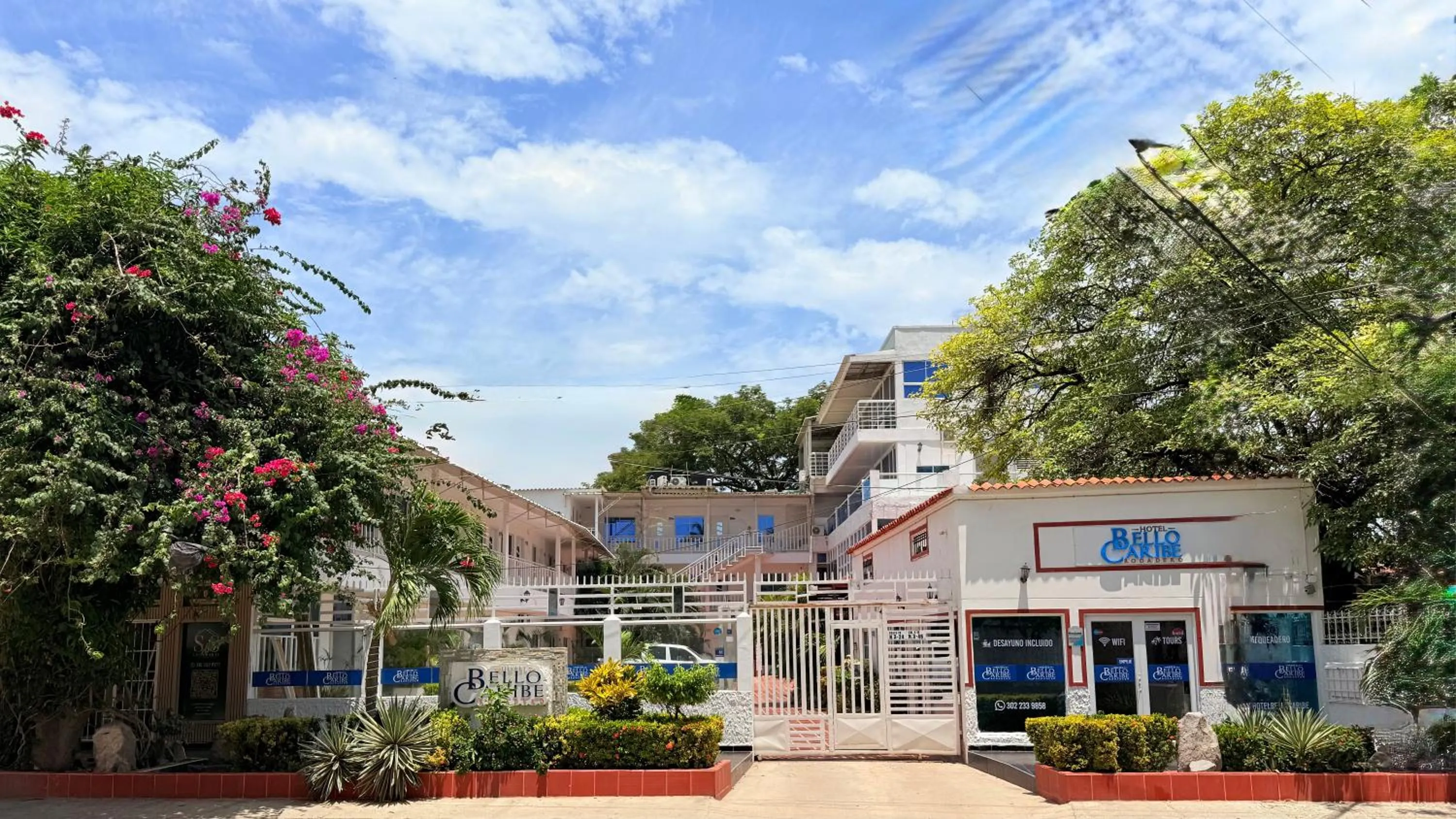 Property building in Hotel Bello Caribe Rodadero