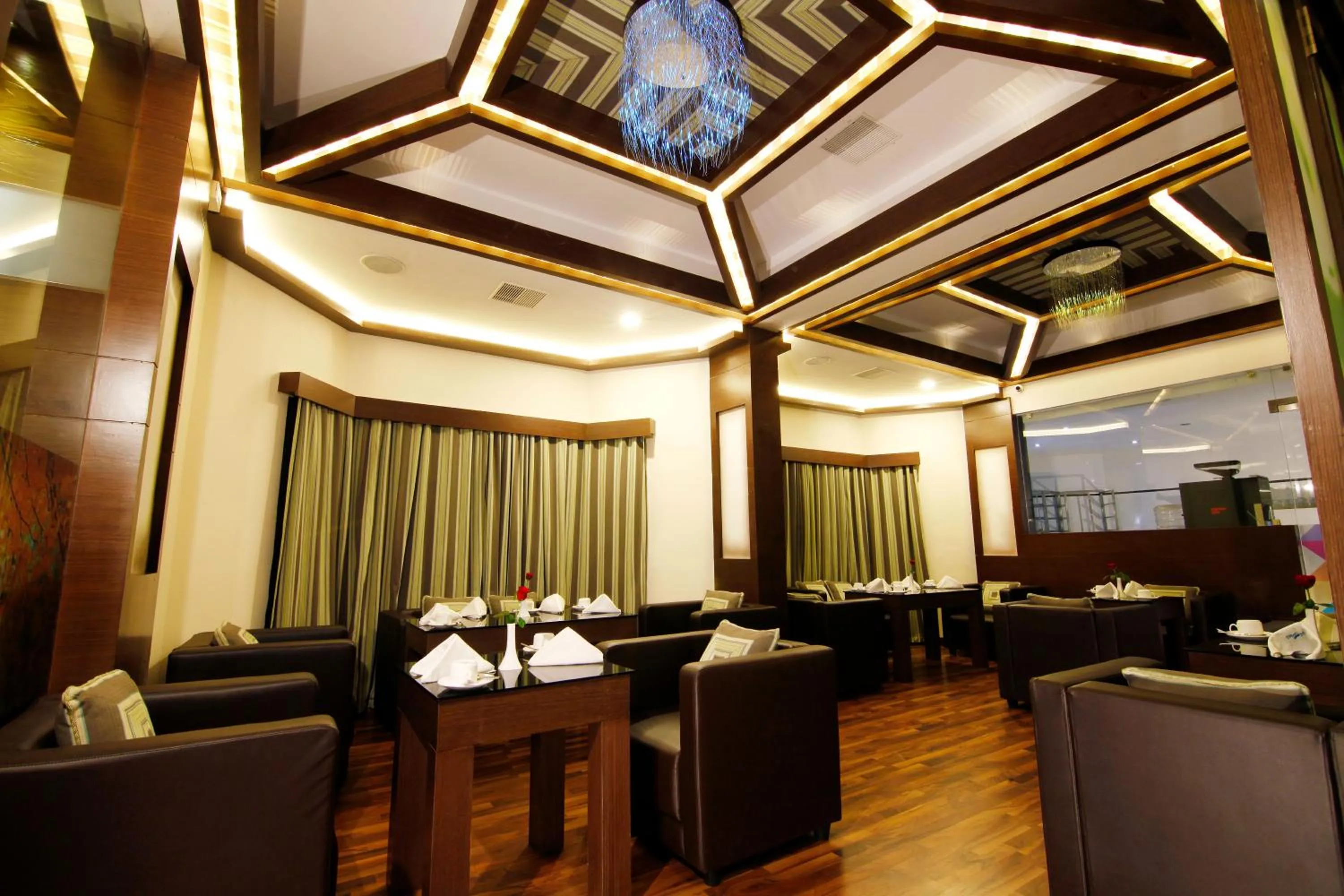 Restaurant/places to eat in Hotel Blue Nile