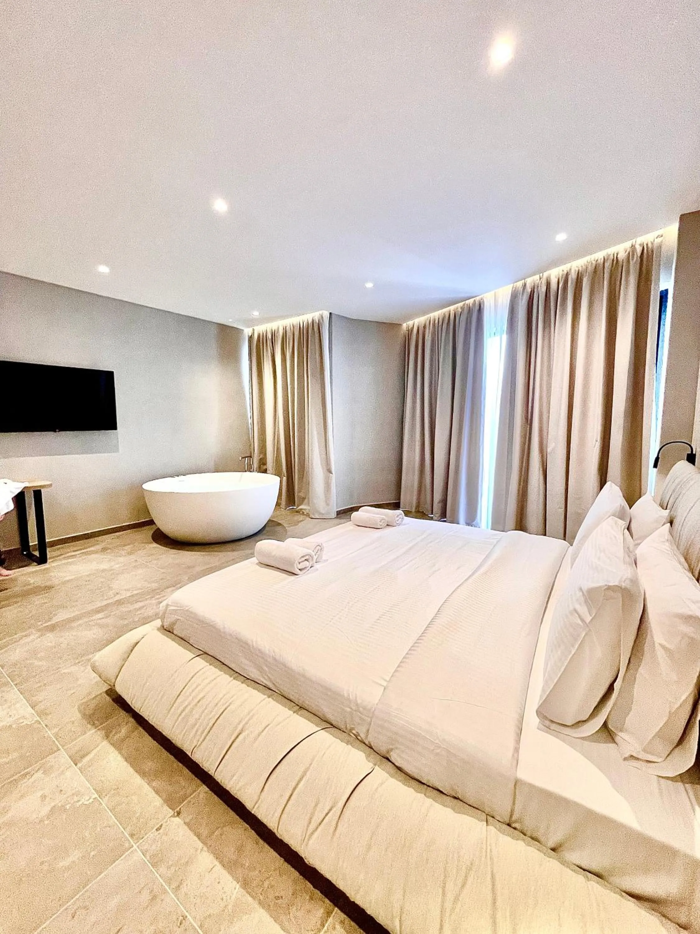 Bed in Andon Lapa Hotel & Spa