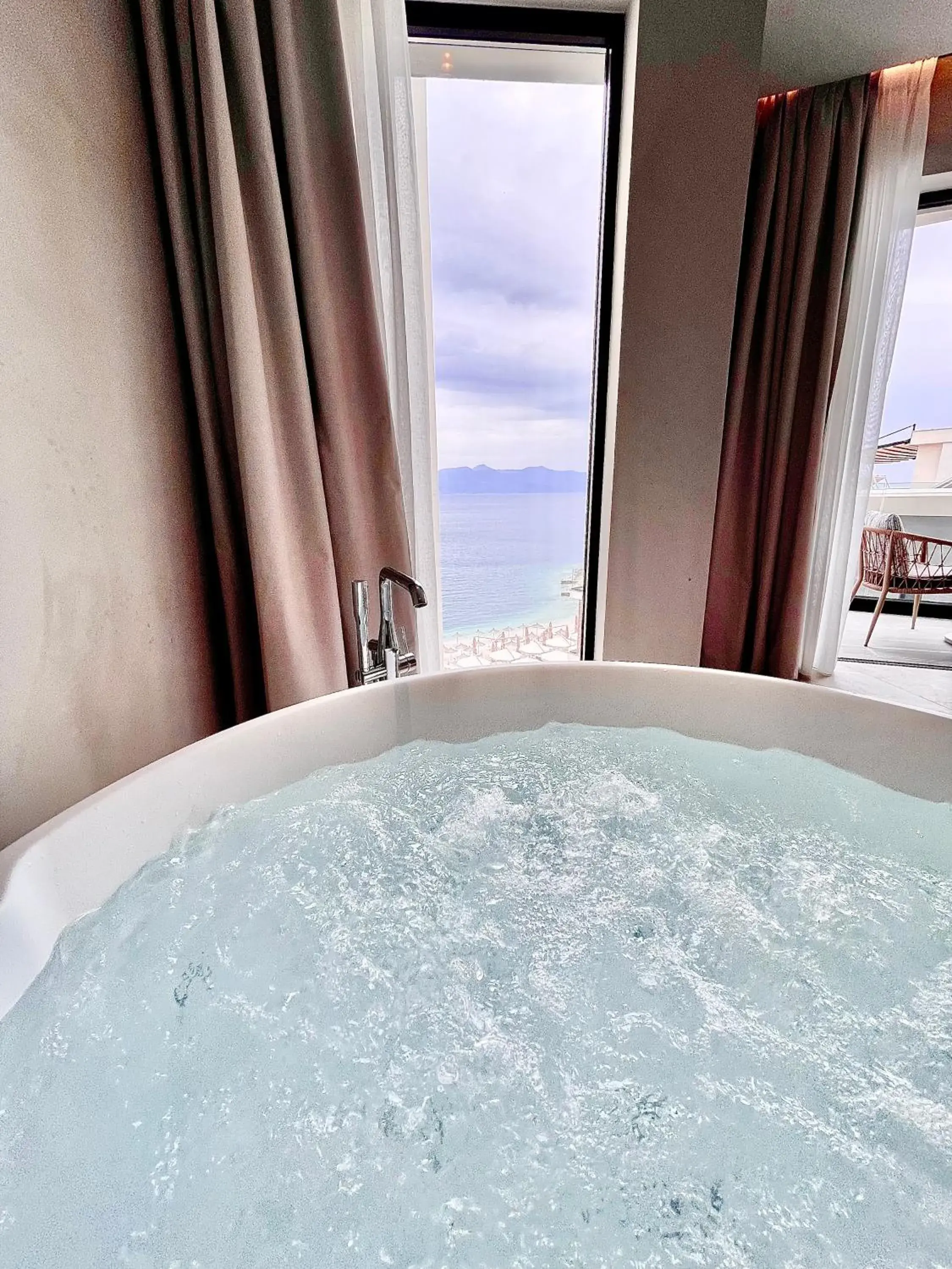 Deluxe Double Room with Jacuzzi in Andon Lapa Hotel & Spa Deluxe Double Room with Jacuzzi in Andon Lapa Hotel & Spa
