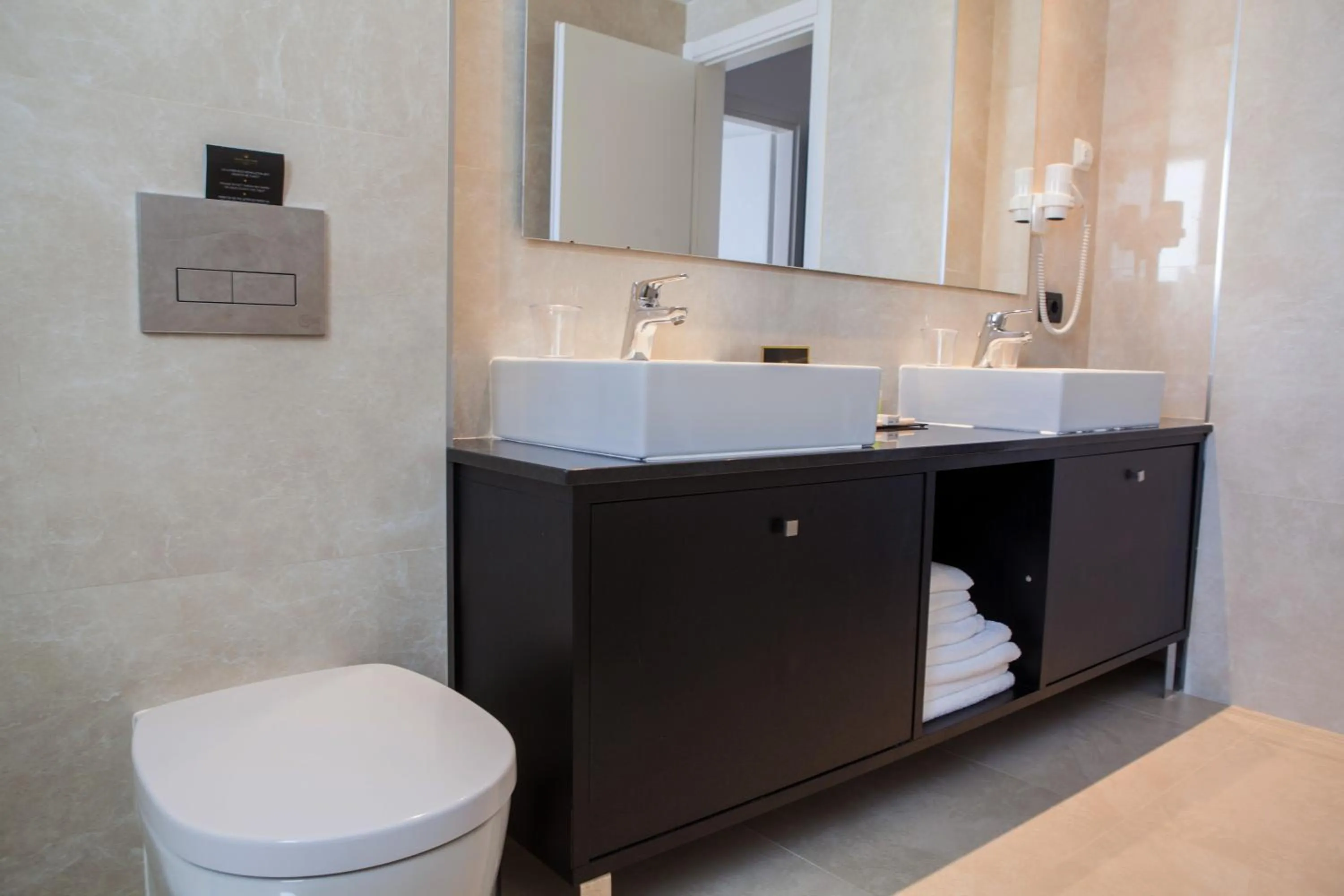 Bathroom in Andon Lapa Hotel & Spa
