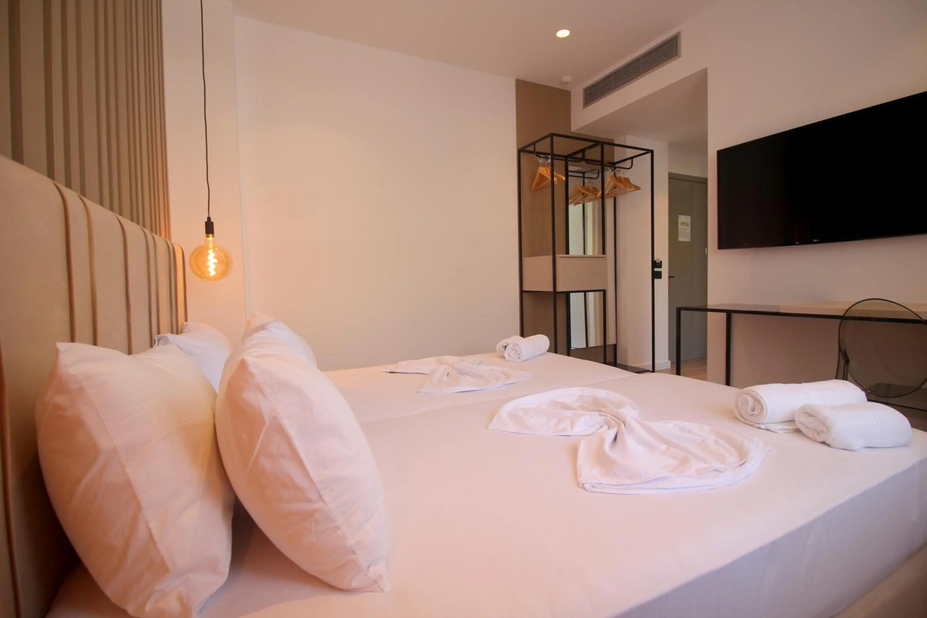 Bed in Andon Lapa Hotel & Spa
