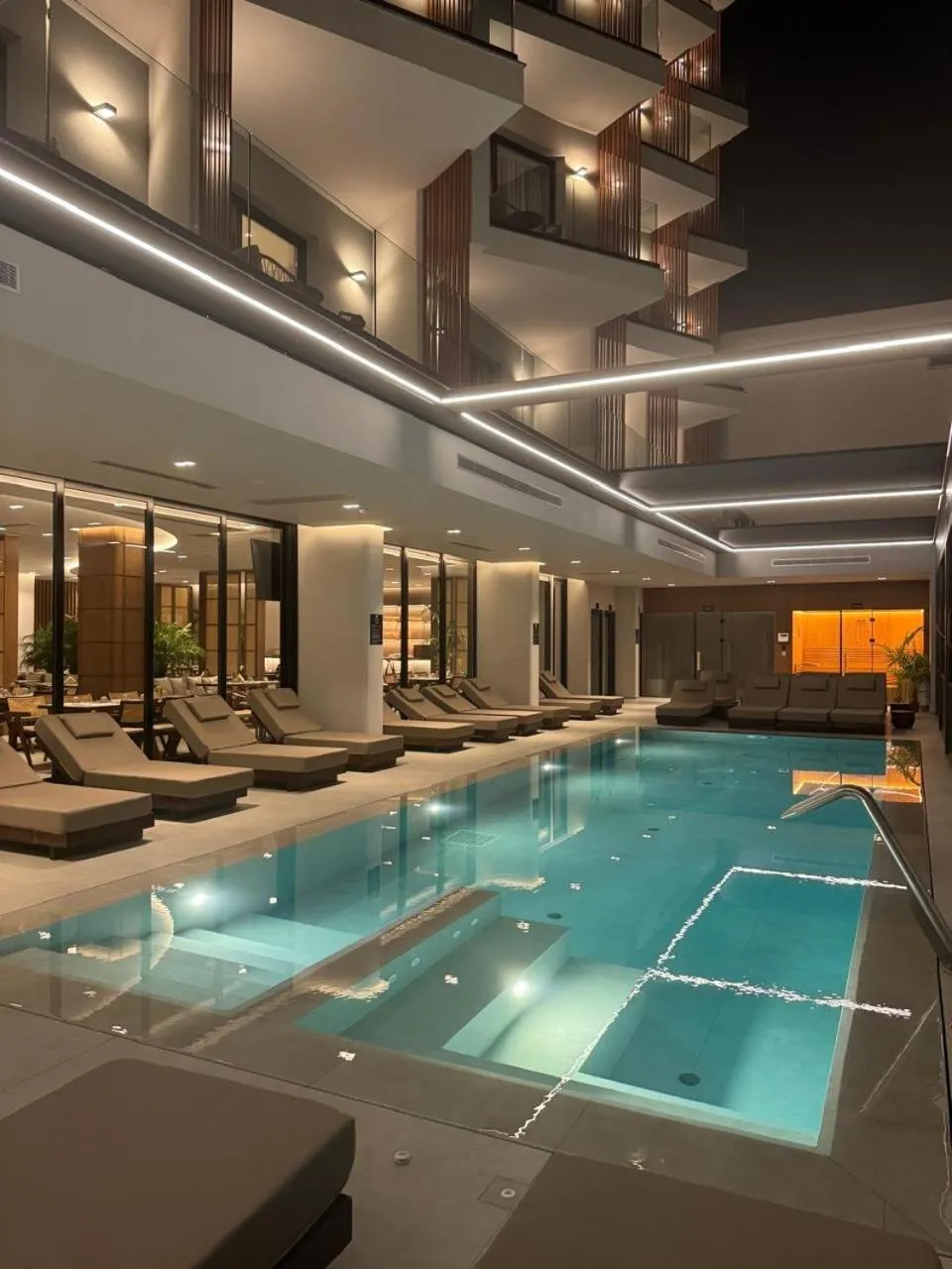 Swimming pool in Andon Lapa Hotel & Spa