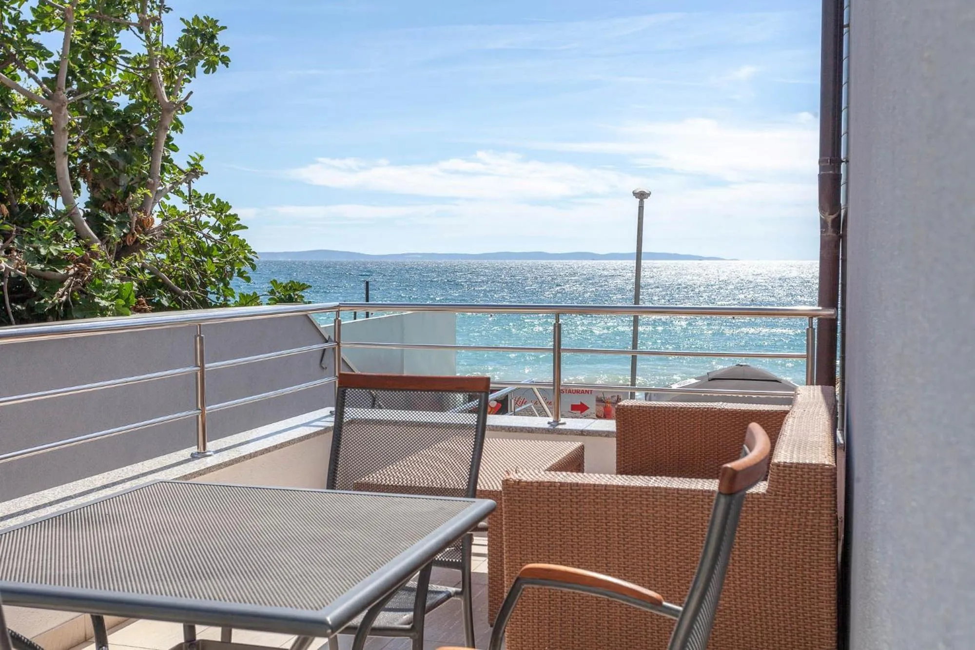 Day in Sunset Split Rooms