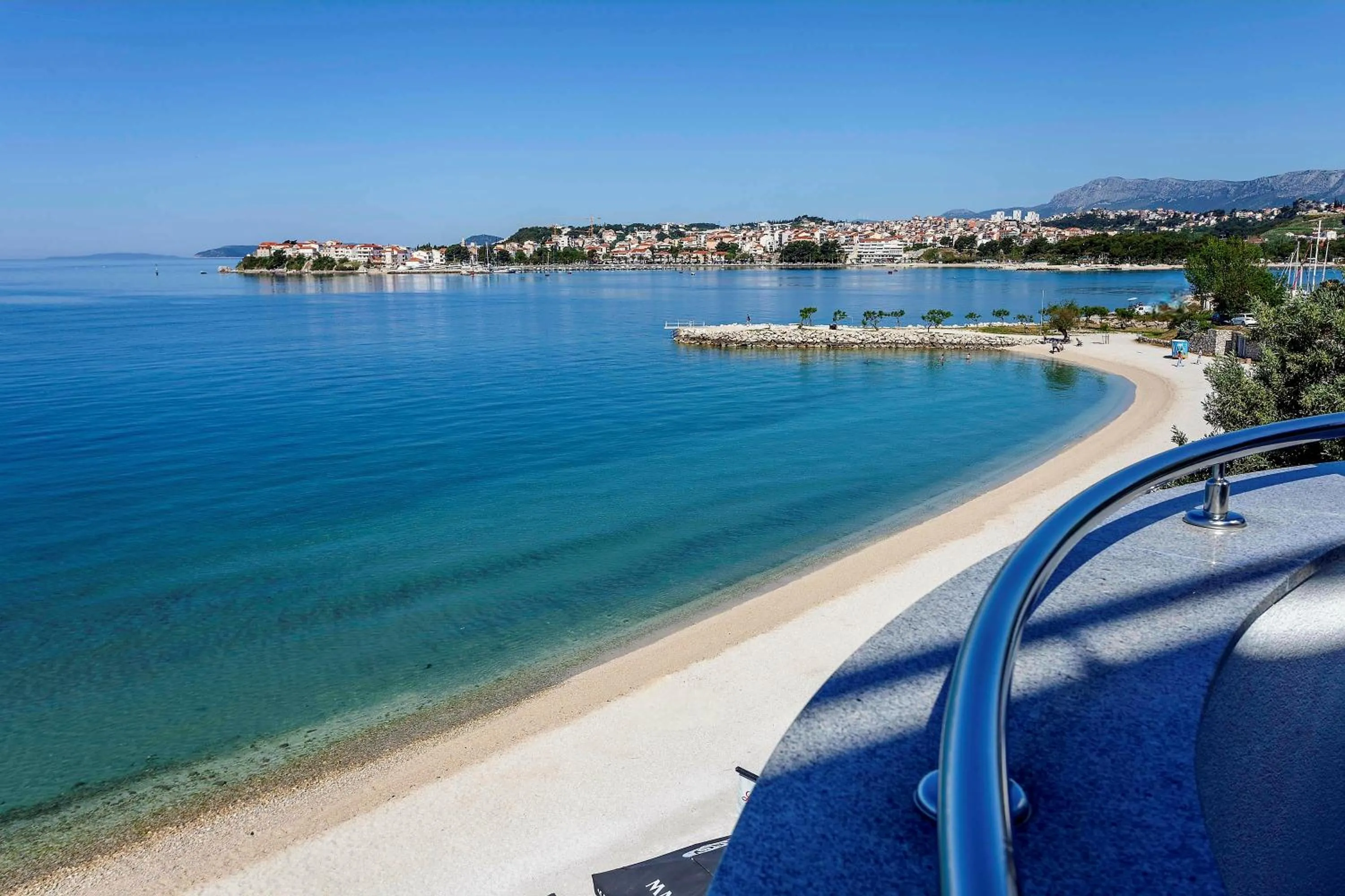 Day in Sunset Split Rooms