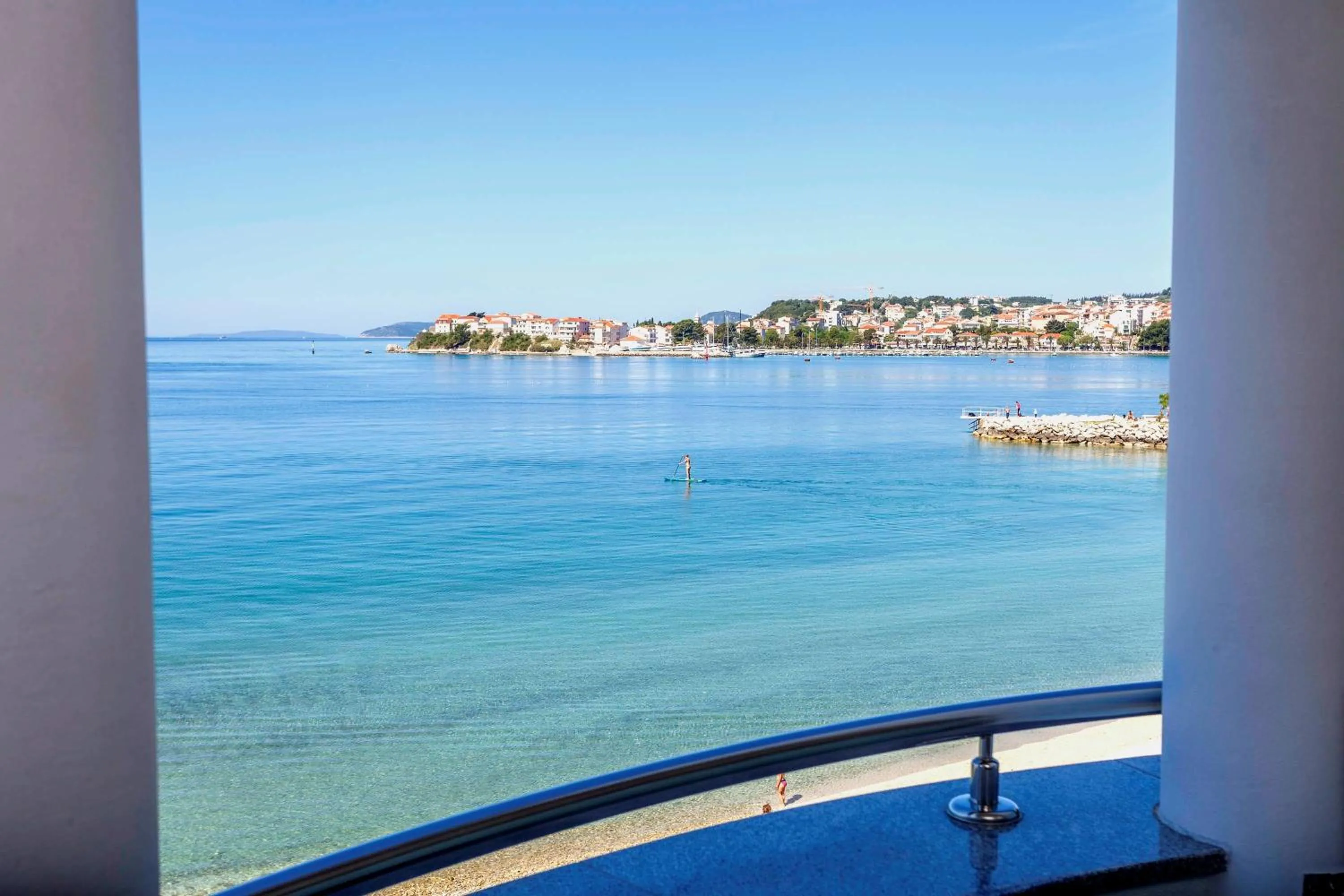 Day in Sunset Split Rooms