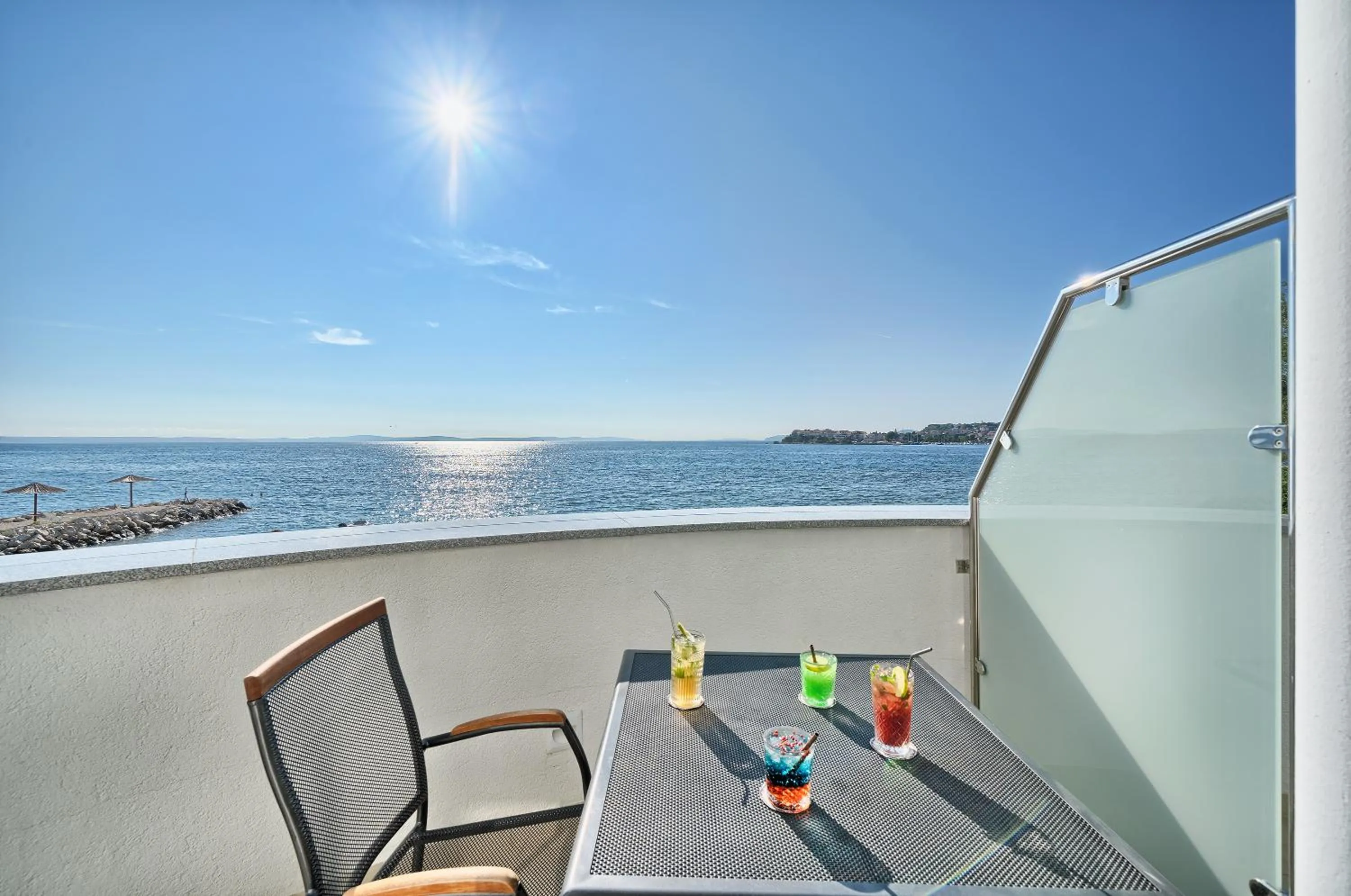 Day in Sunset Split Rooms