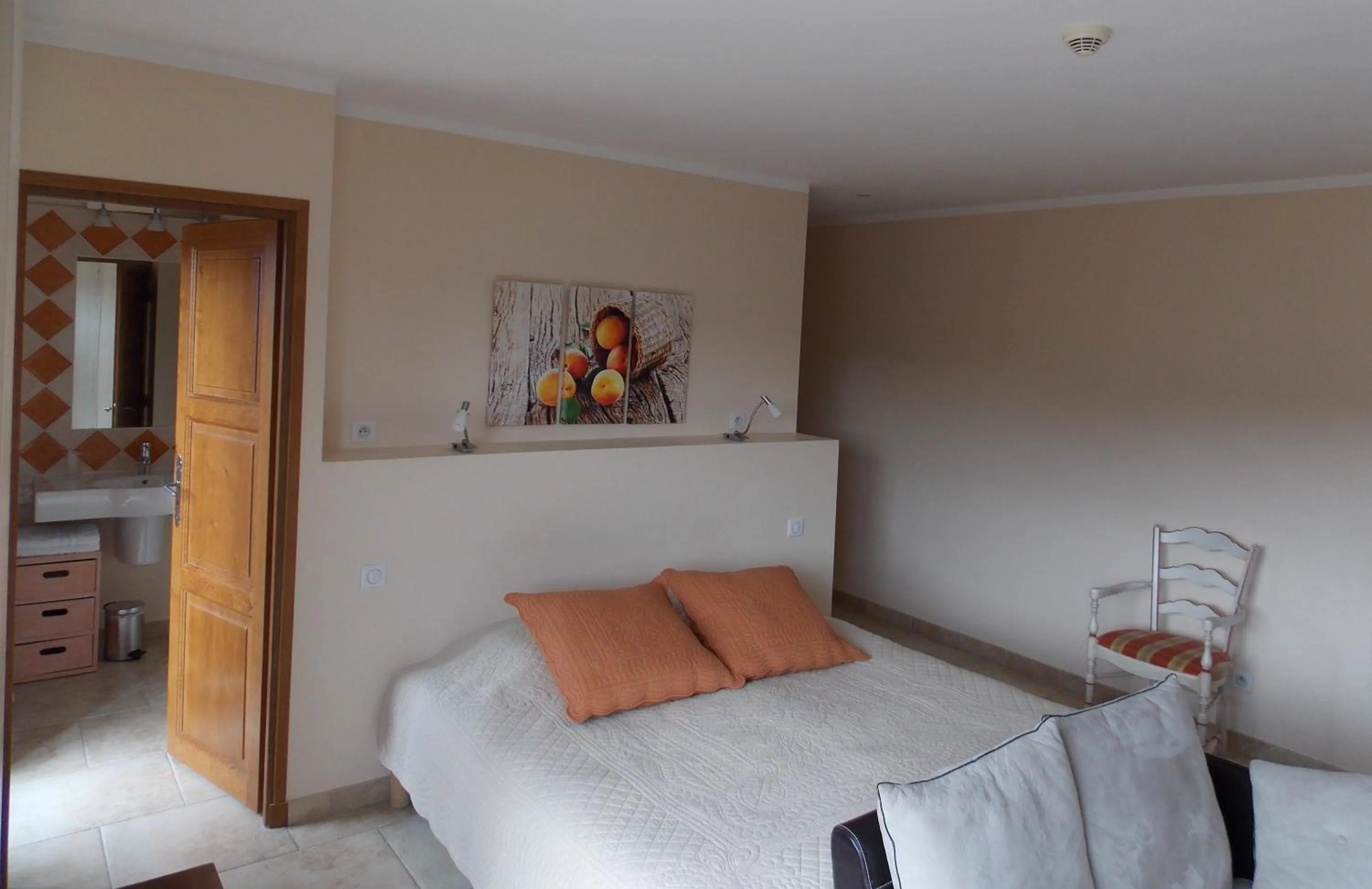 Bedroom, Bed in Au Relais Provencal