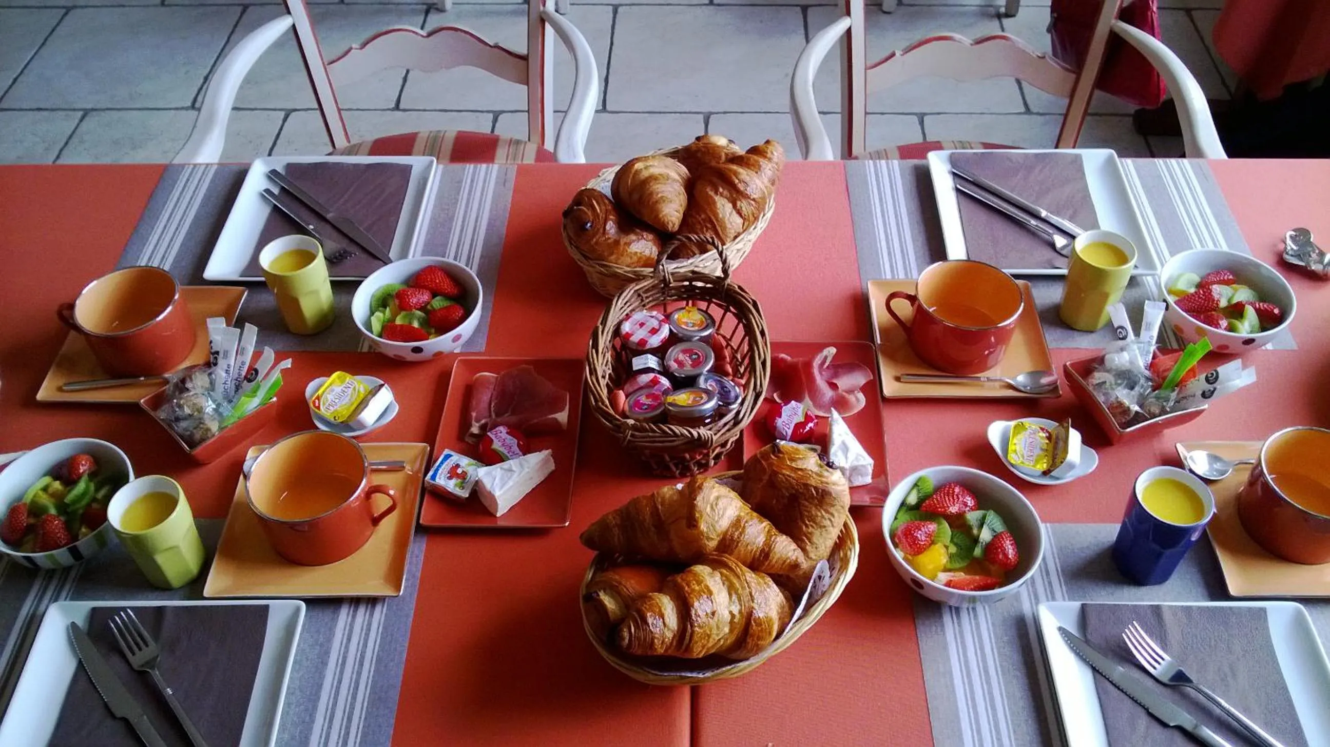 Continental breakfast in Au Relais Provencal
