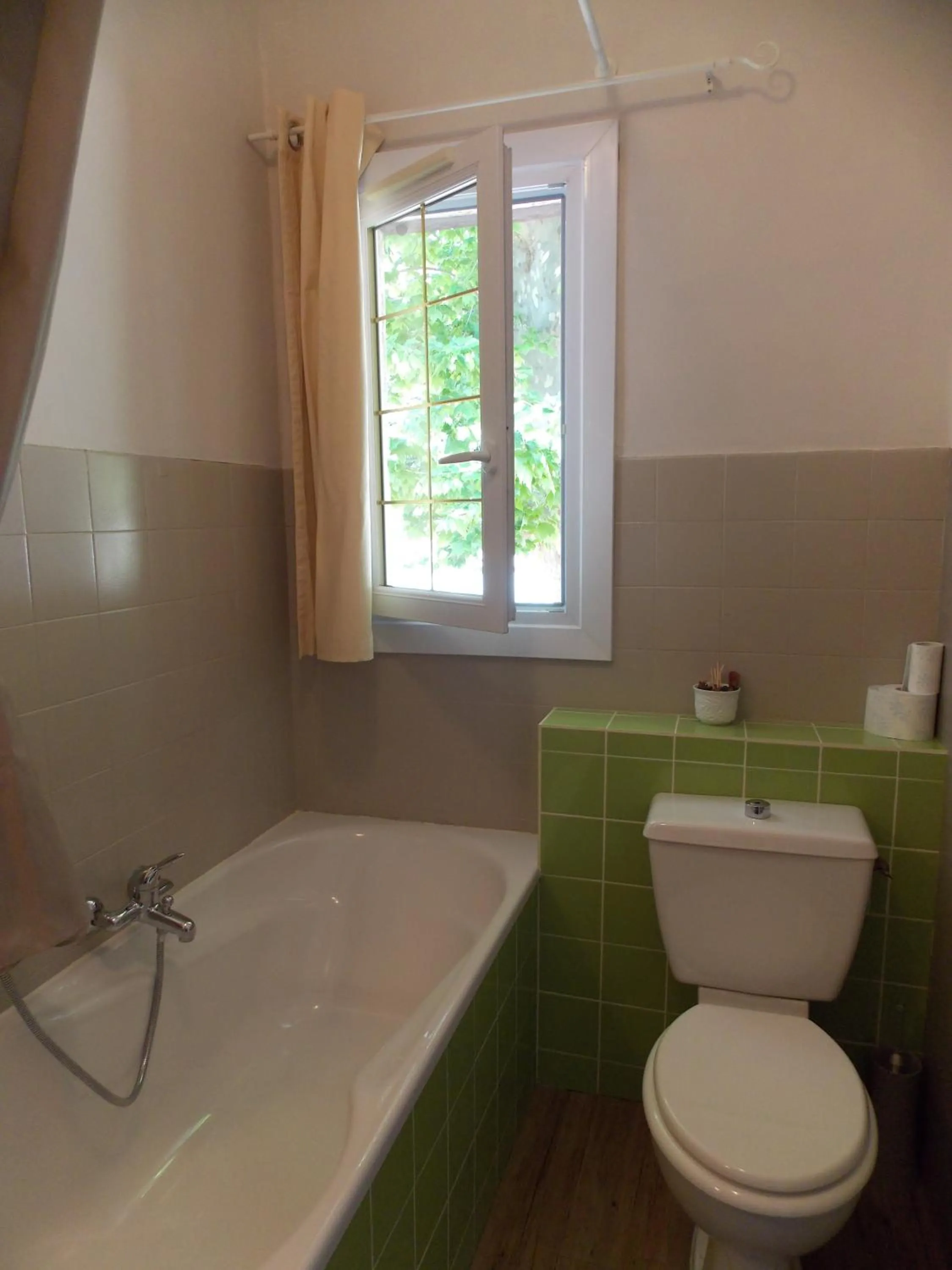 Bathroom in Au Relais Provencal