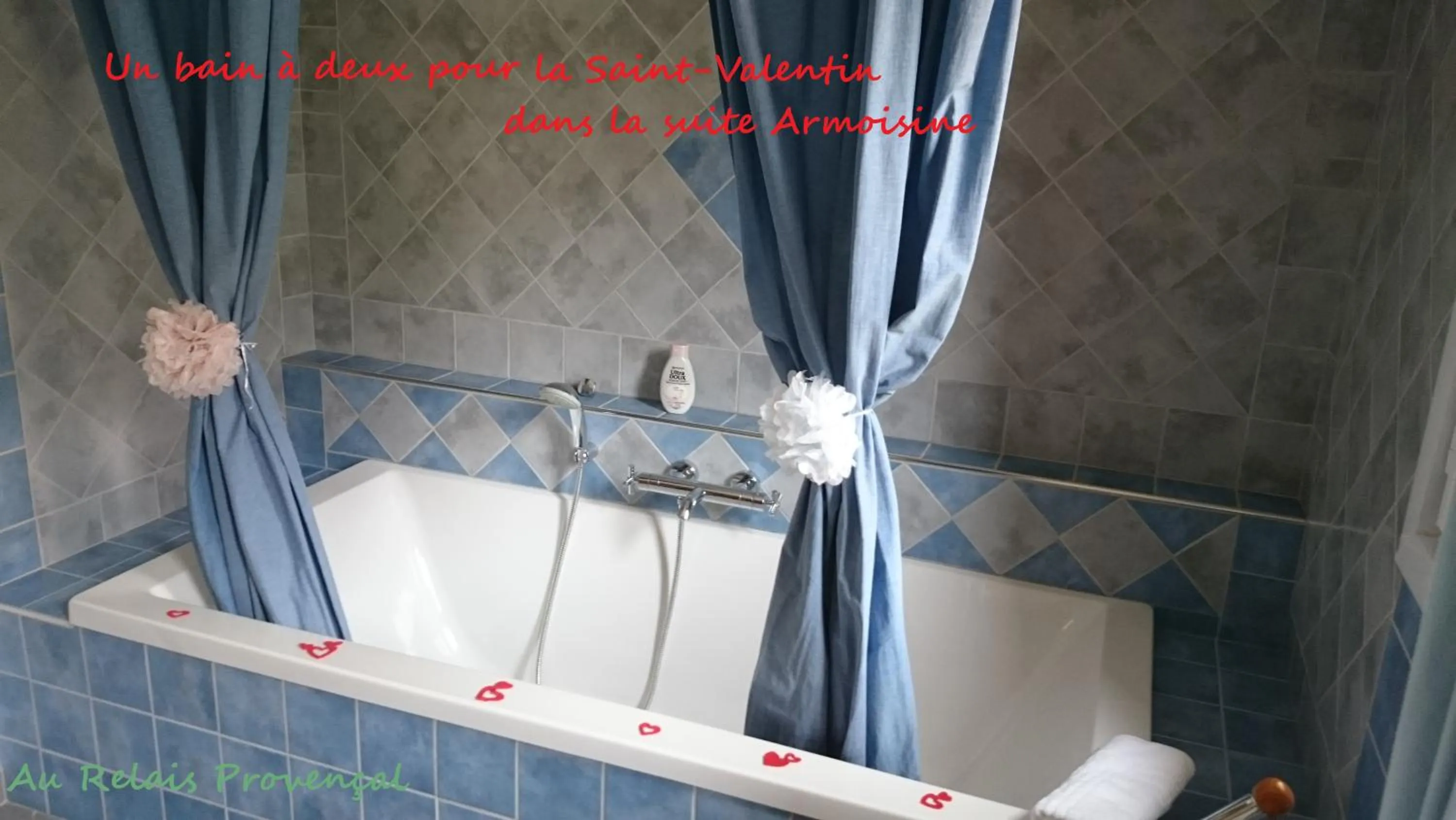 Bathroom in Au Relais Provencal