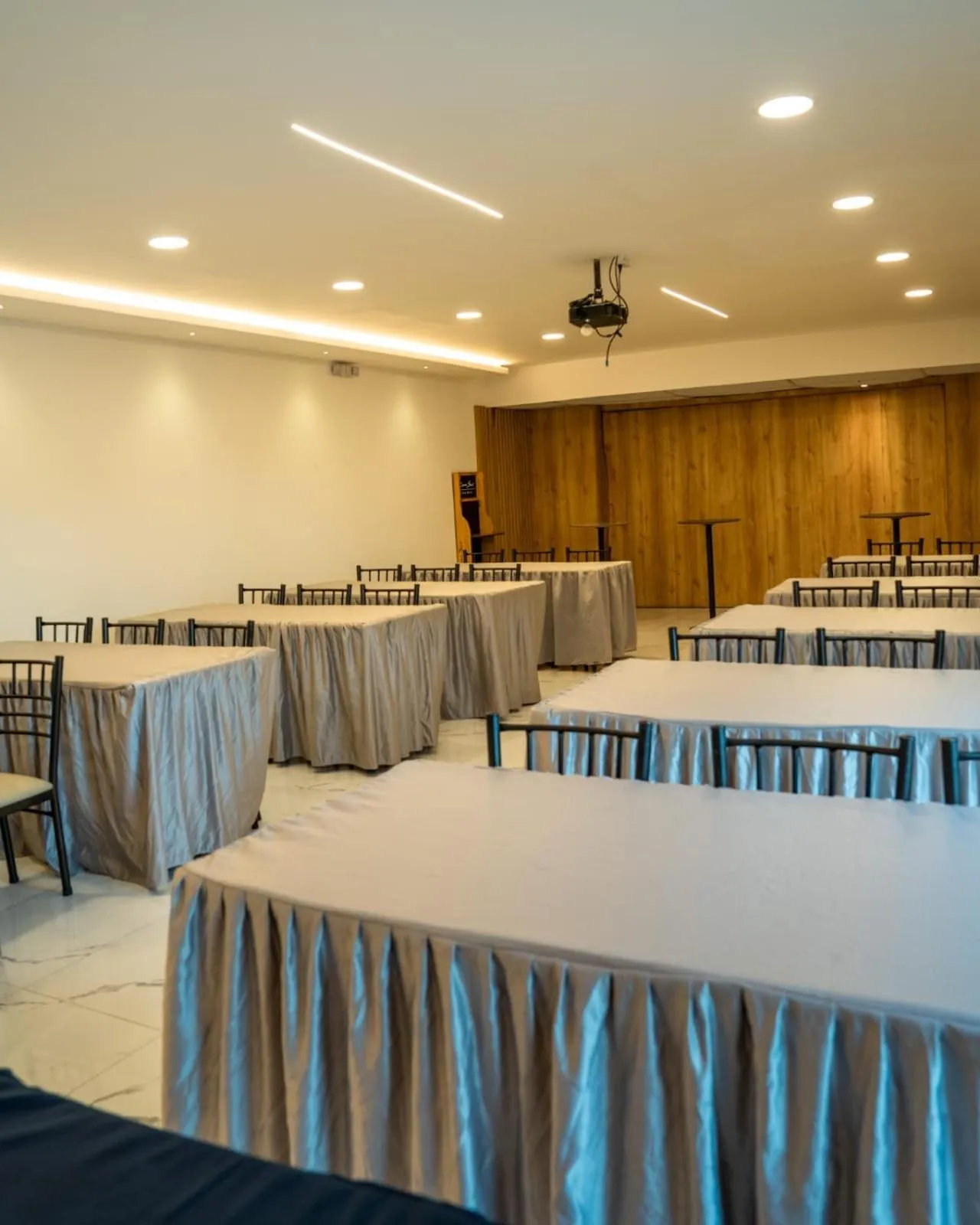 Meeting/conference room in Hotel Santiago de Compostella Suites