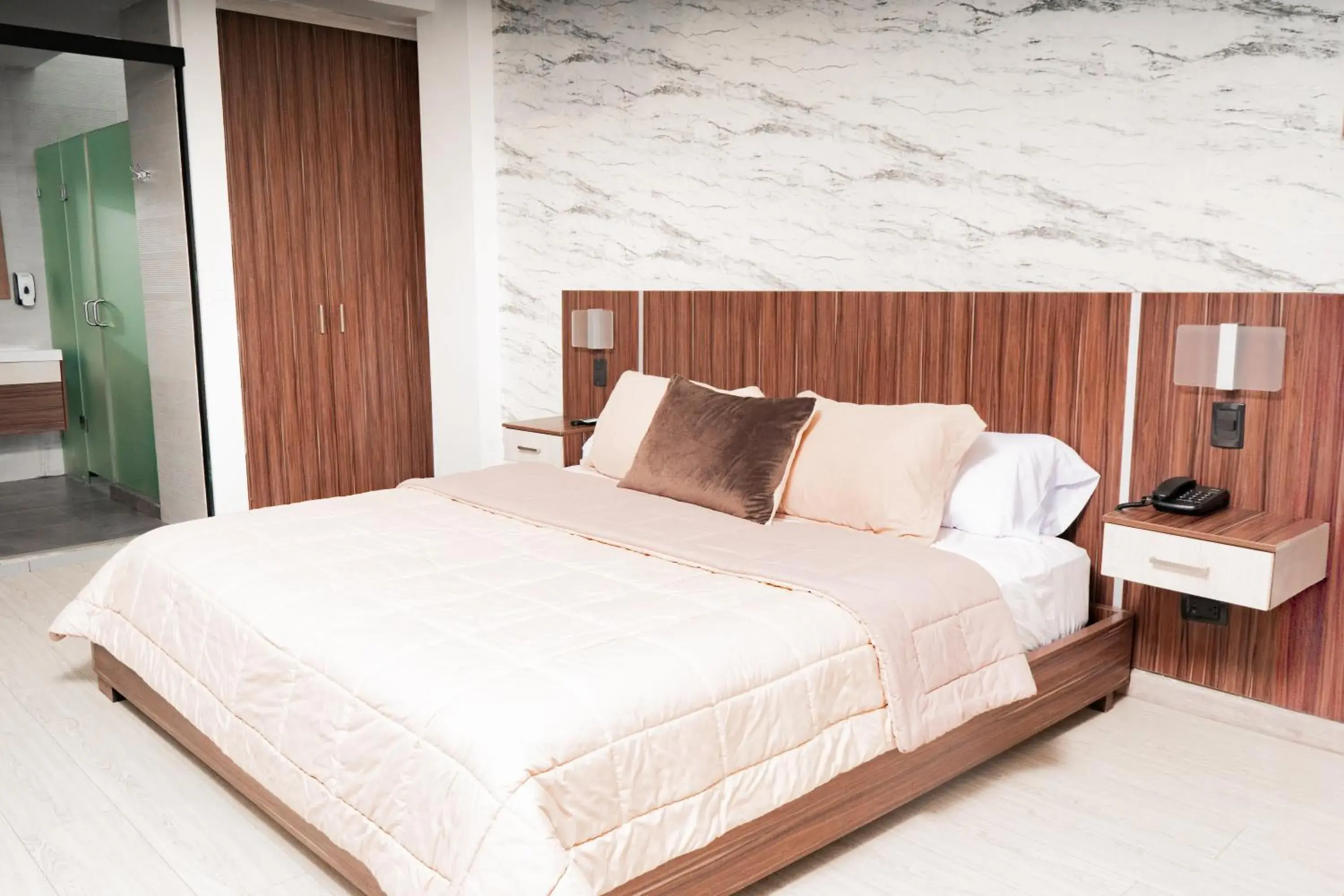 Suite with Jacuzzi in Hotel Santiago de Compostella Suites Suite with Jacuzzi in Hotel Santiago de Compostella Suites