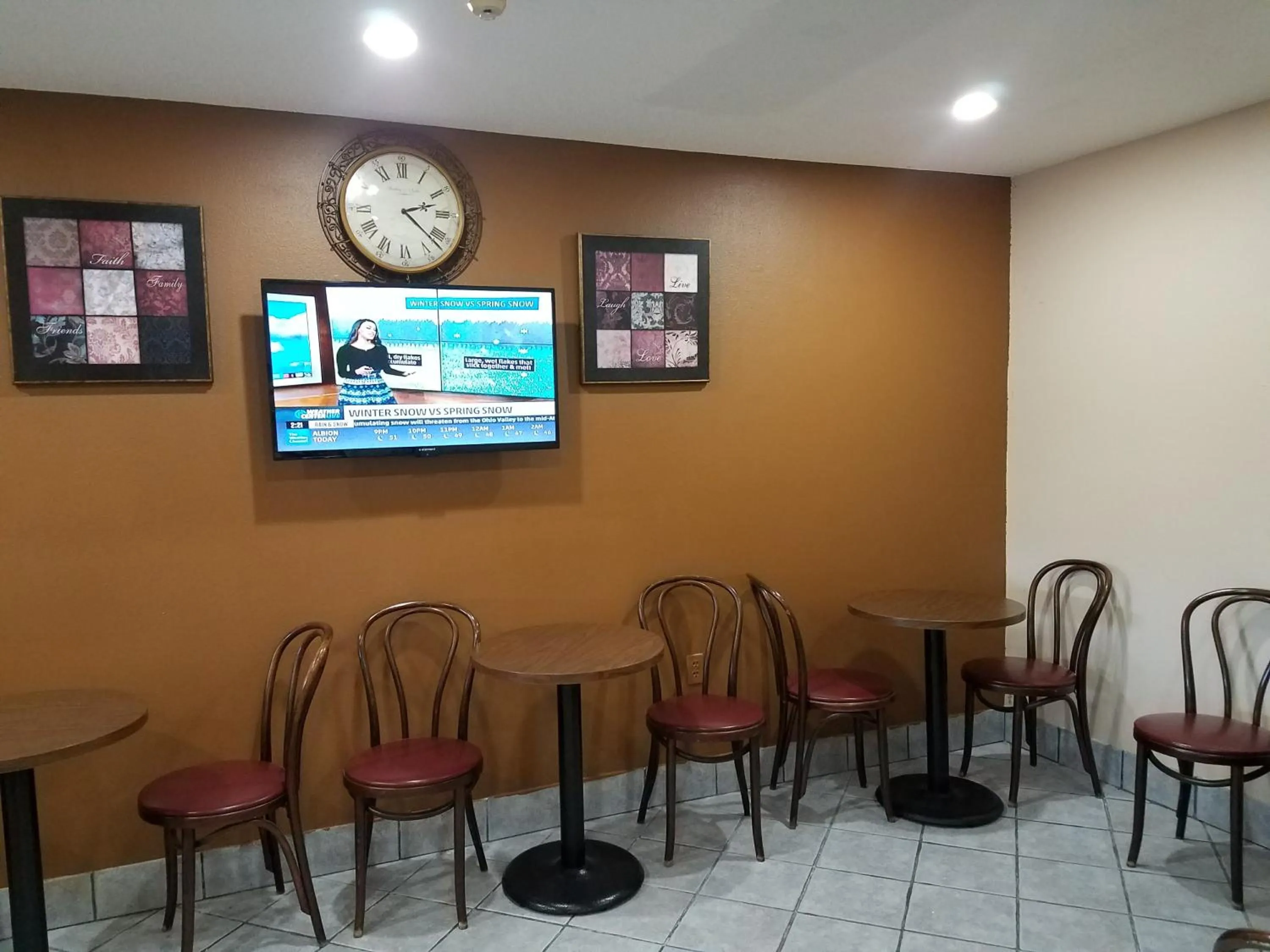 Breakfast in Briarwood Inn