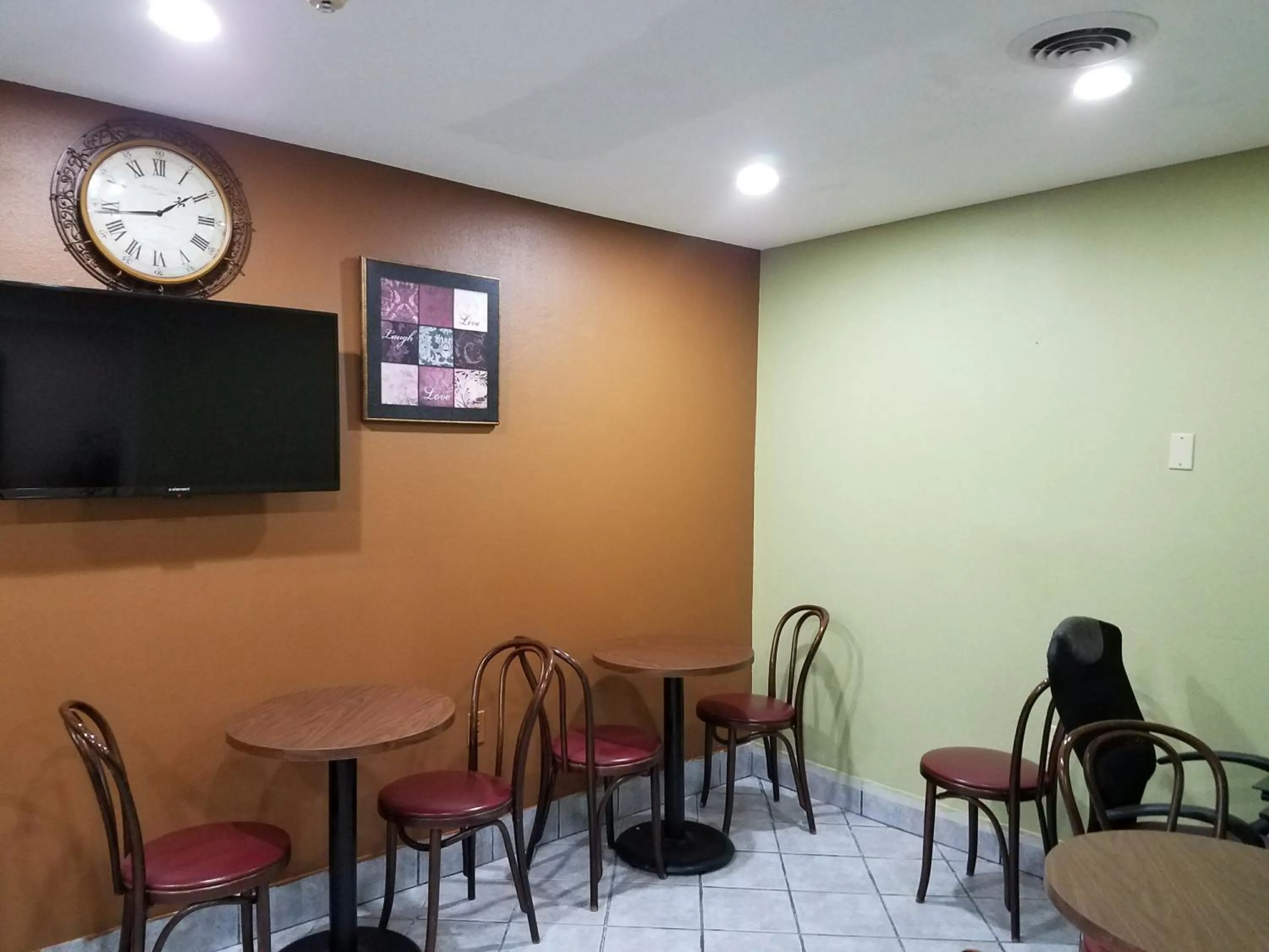 Breakfast in Briarwood Inn