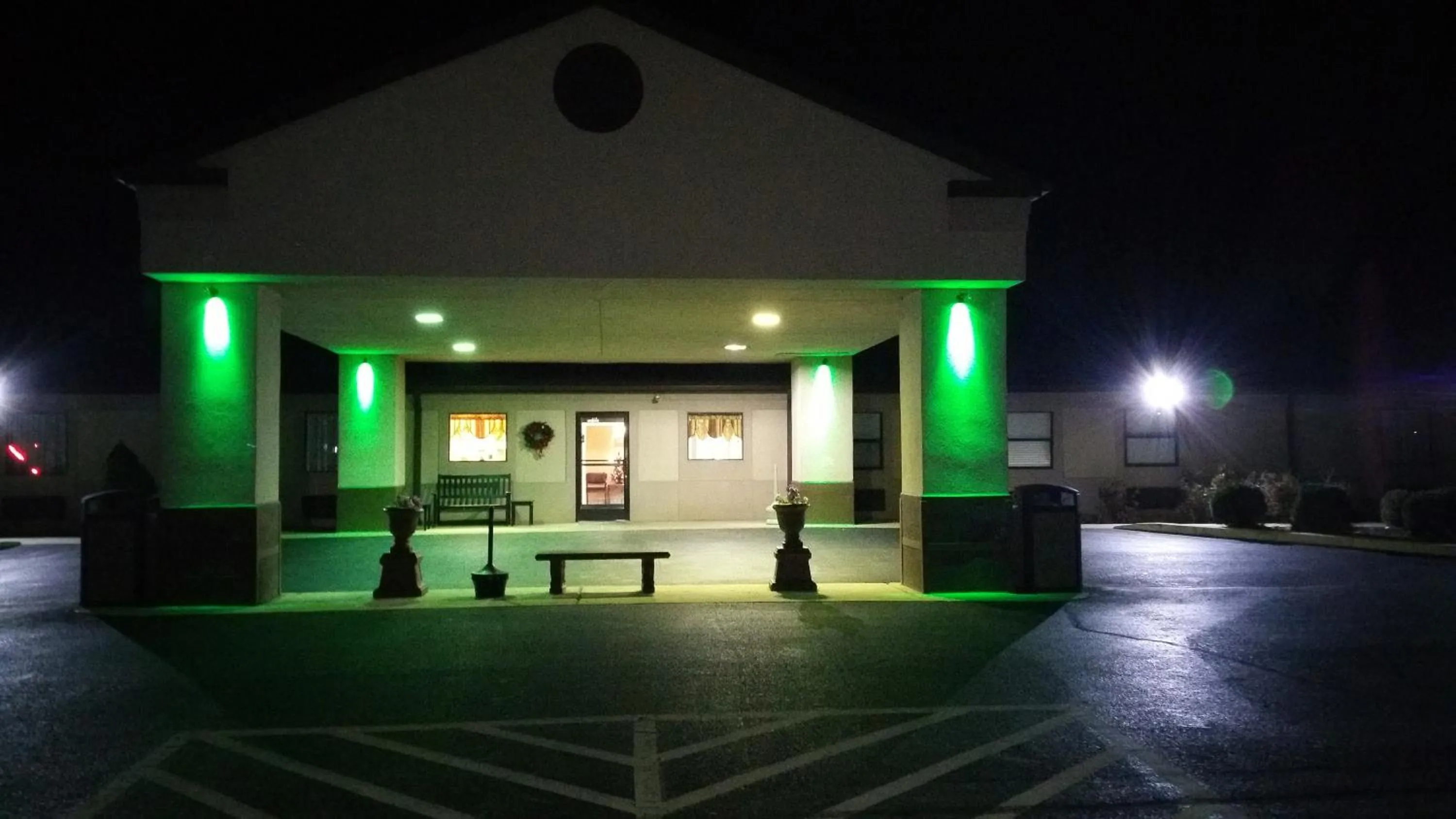 Property building in Briarwood Inn