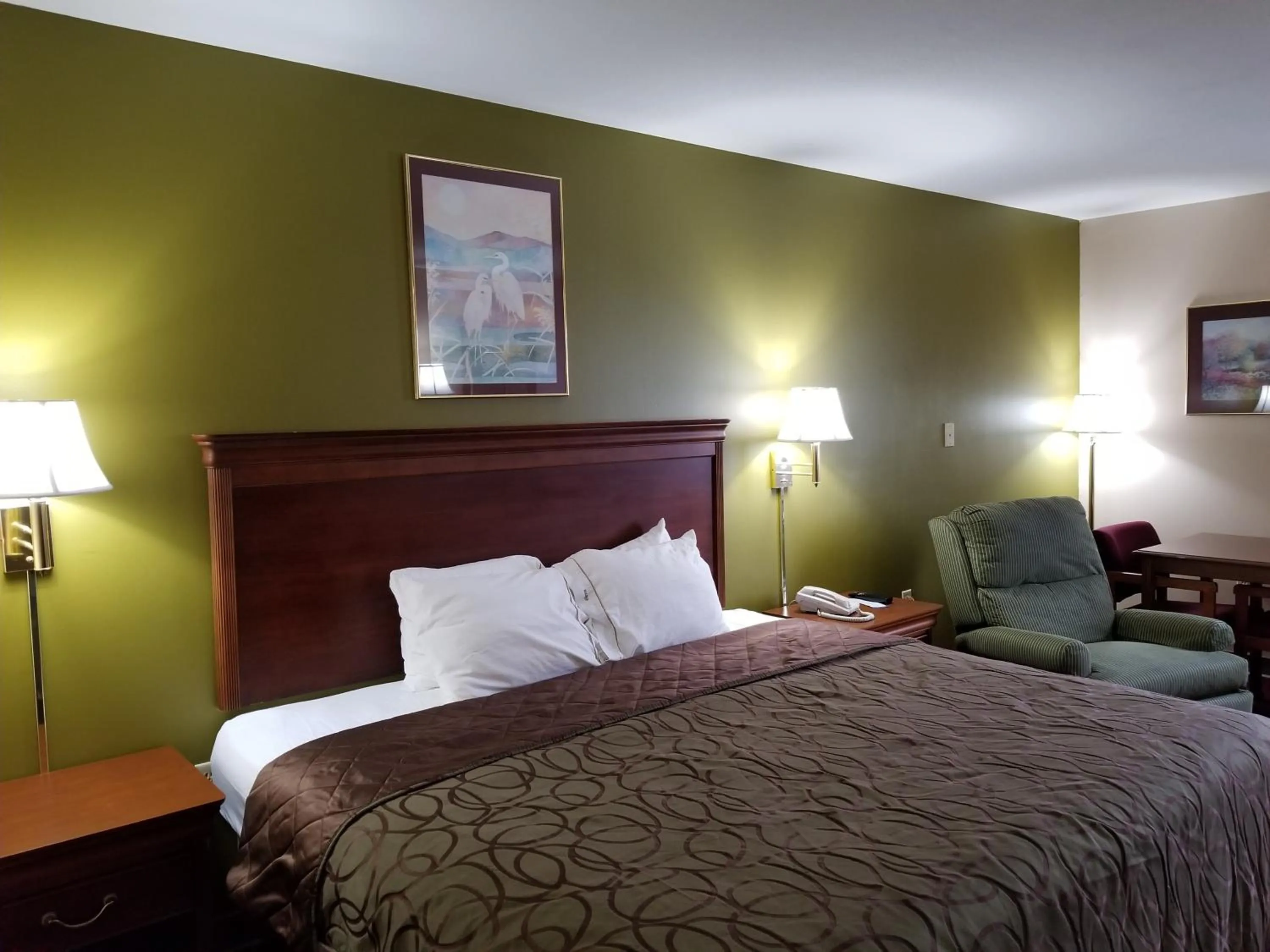 Bed in Briarwood Inn