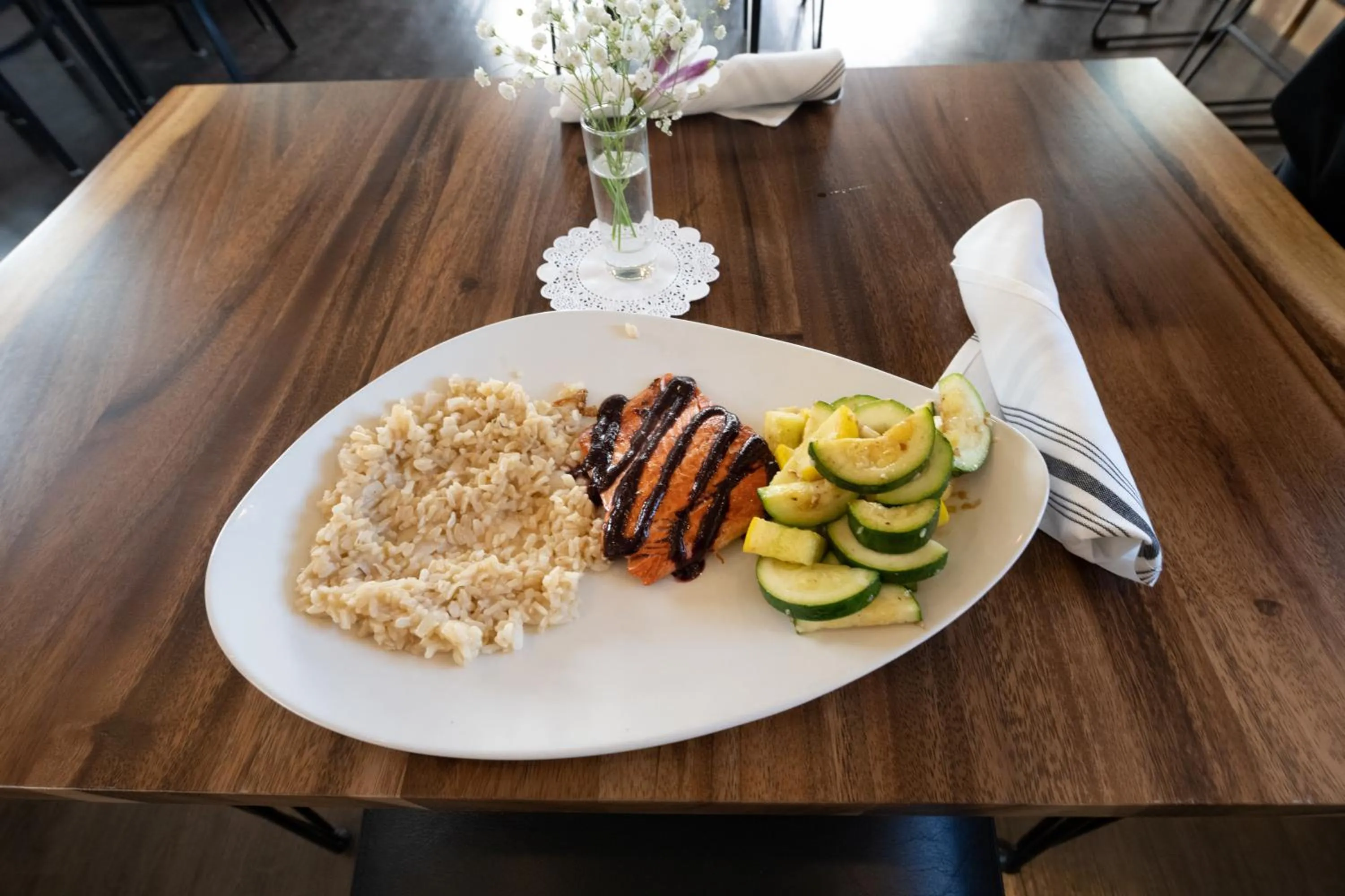 Food and drinks in Alaska Glacier Lodge