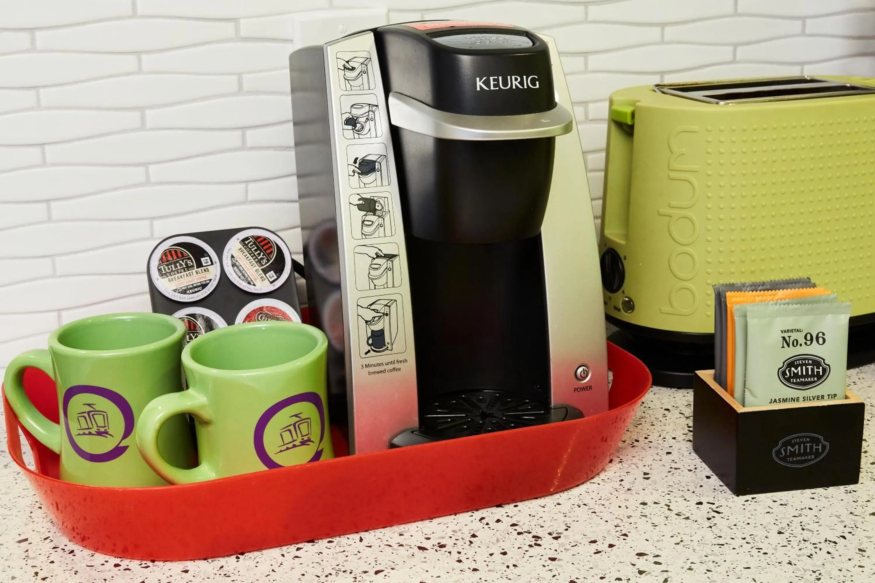 Coffee/tea facilities in Inn at Northrup Station