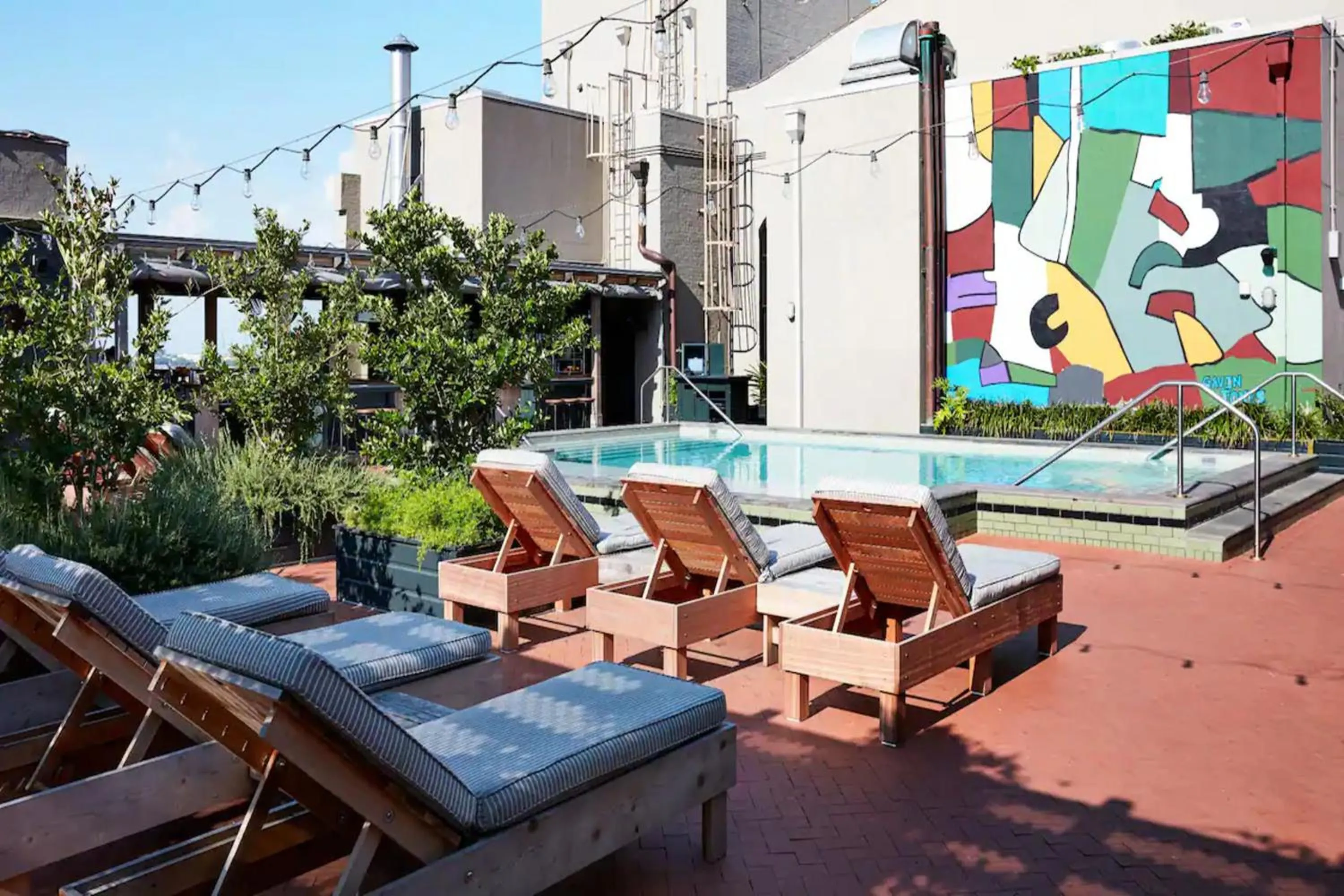 Swimming pool in Ace Hotel New Orleans