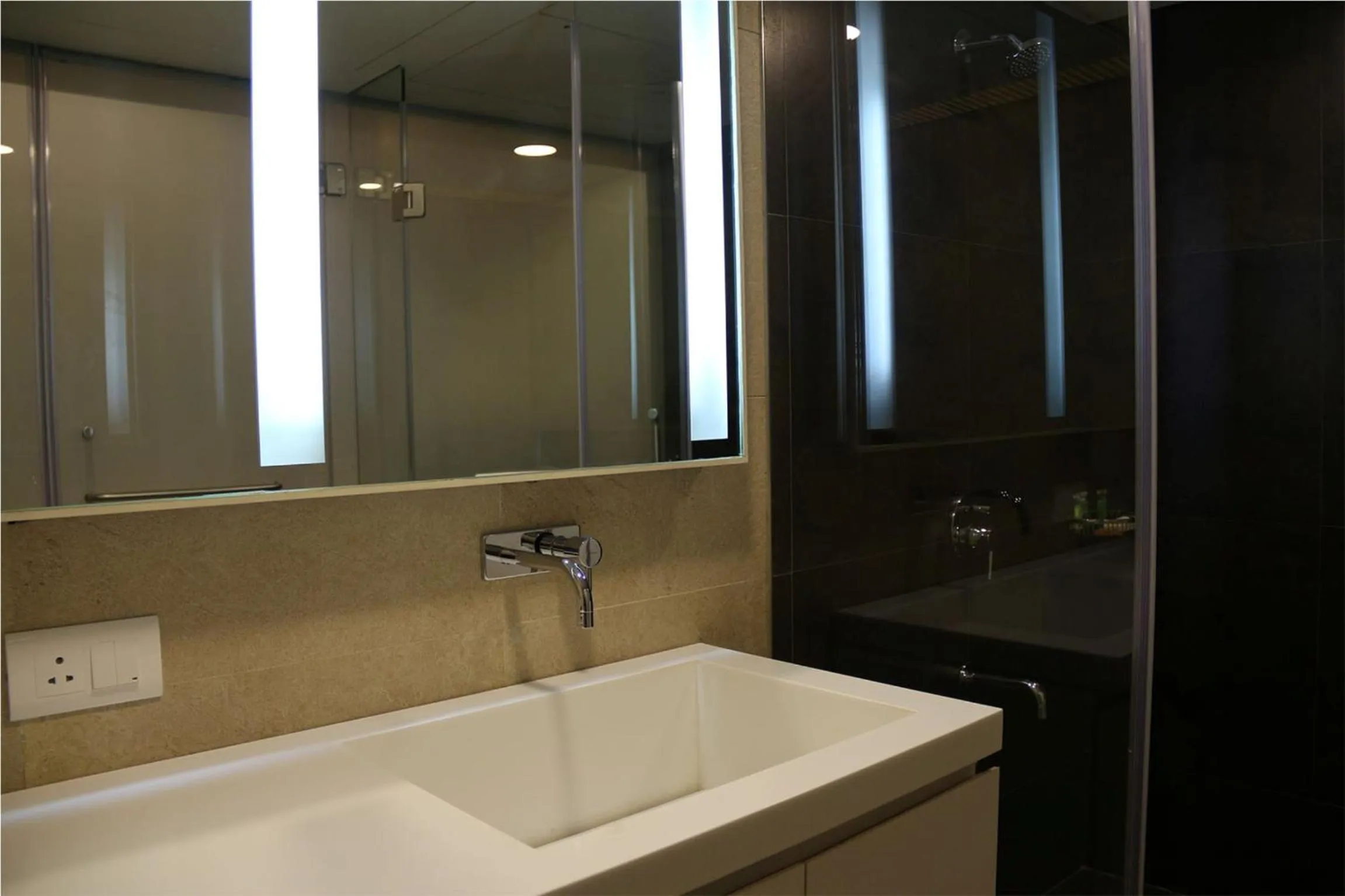 Bathroom in Hotel German Palace Near to Airport