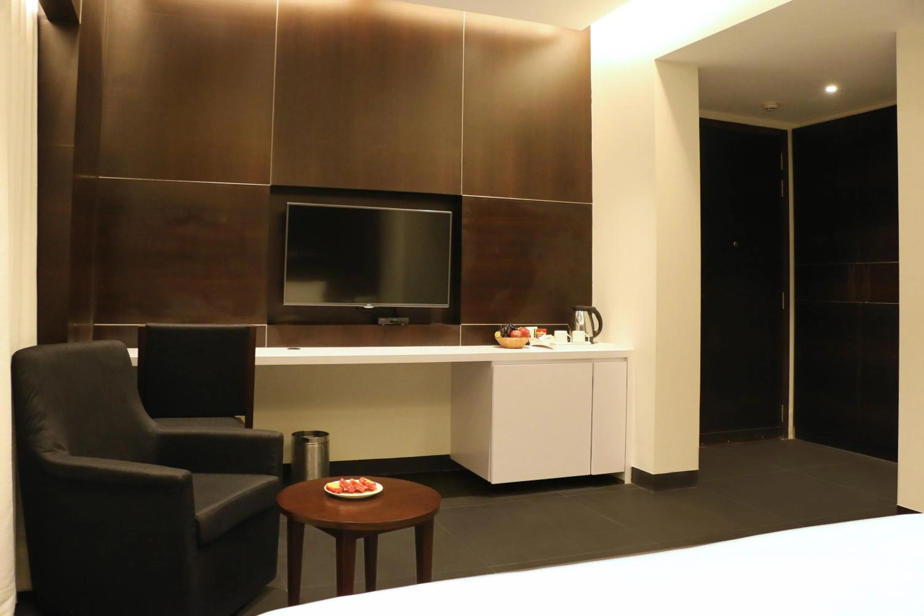 TV and multimedia in Hotel German Palace Near to Airport