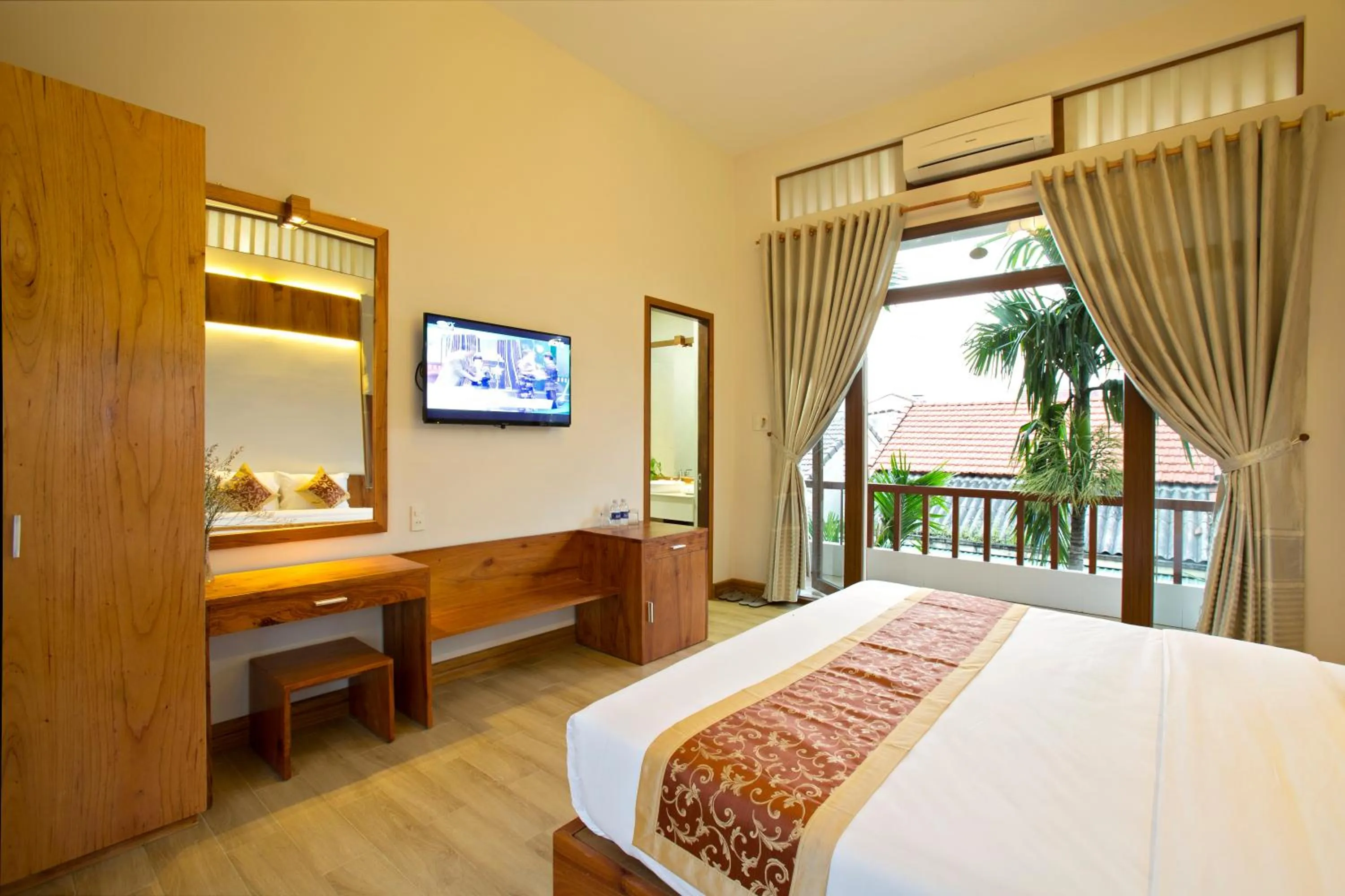 Bed in Hanging Garden Hoi An