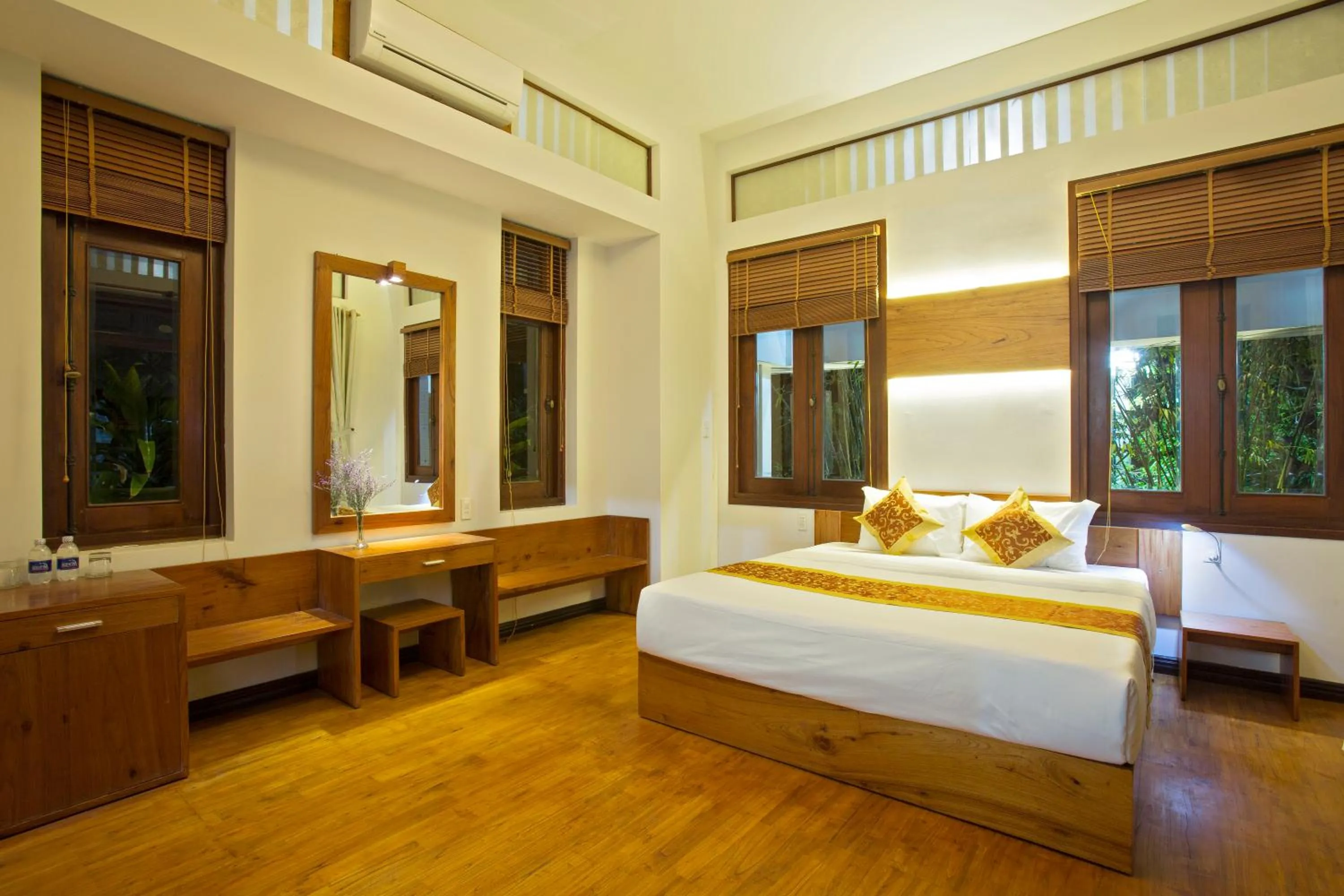 Bed in Hanging Garden Hoi An