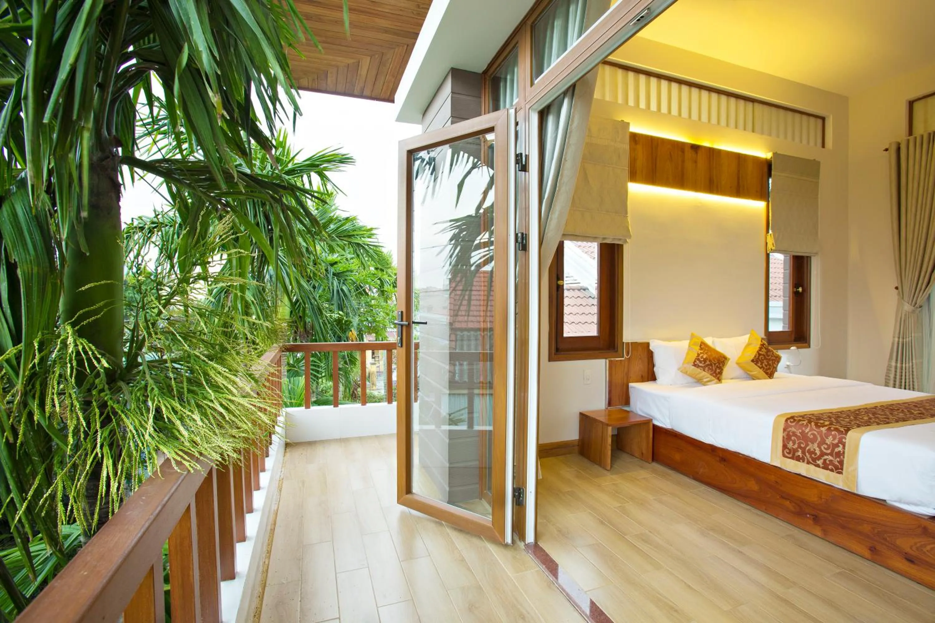 Bed in Hanging Garden Hoi An