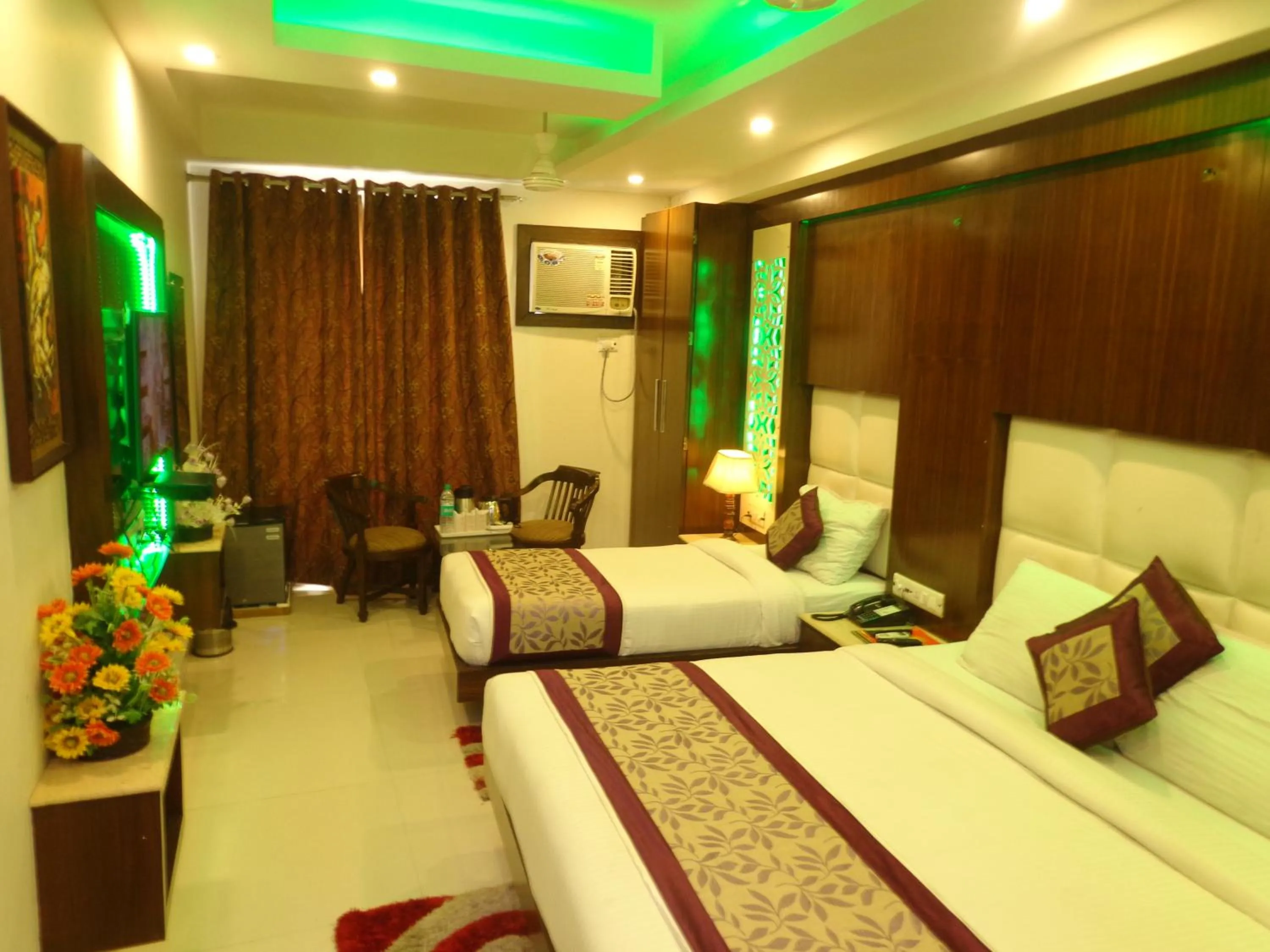 Bedroom in Hotel Station View Opposite New Delhi Railway