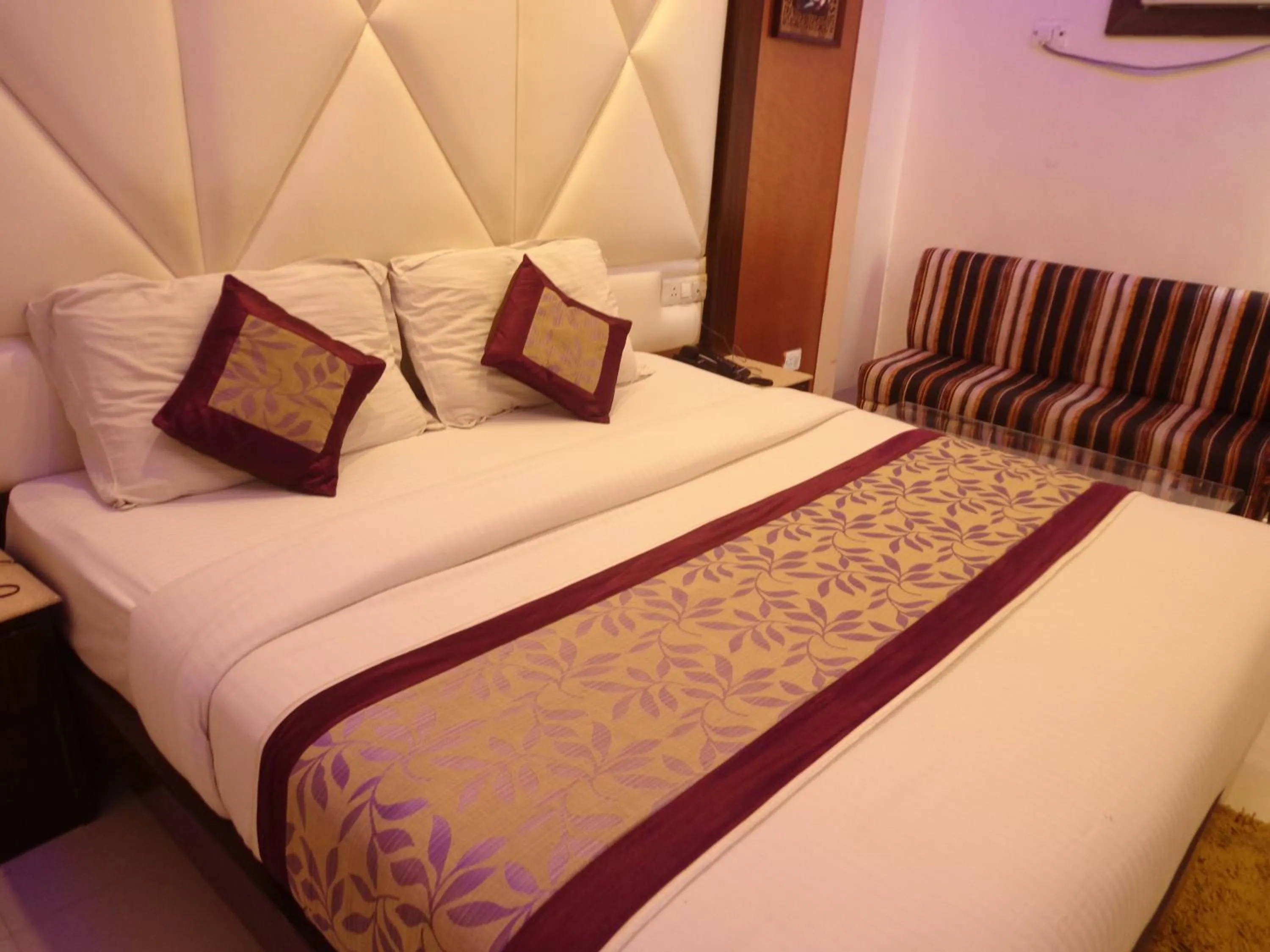 Bedroom in Hotel Station View Opposite New Delhi Railway