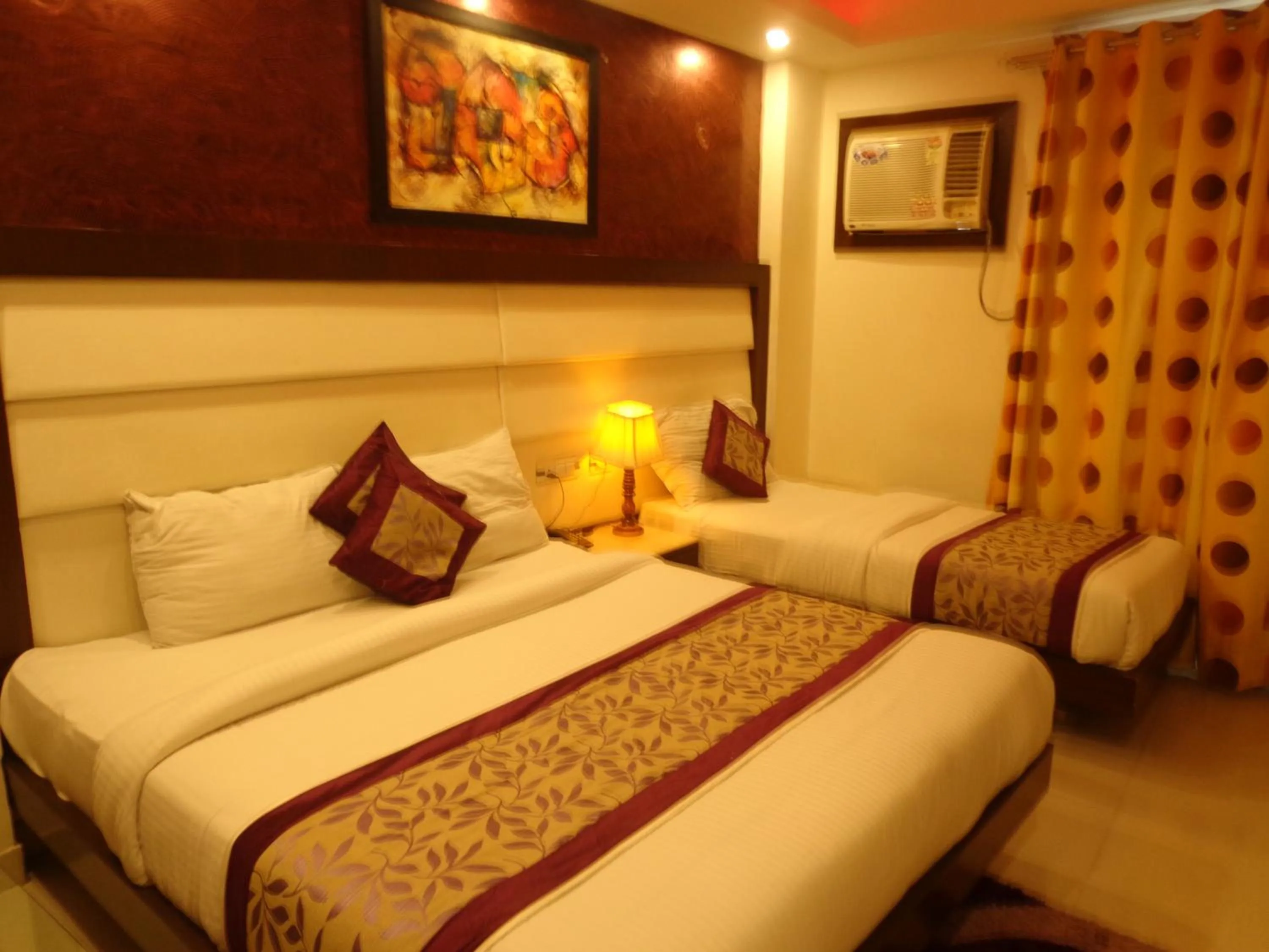 Bedroom in Hotel Station View Opposite New Delhi Railway