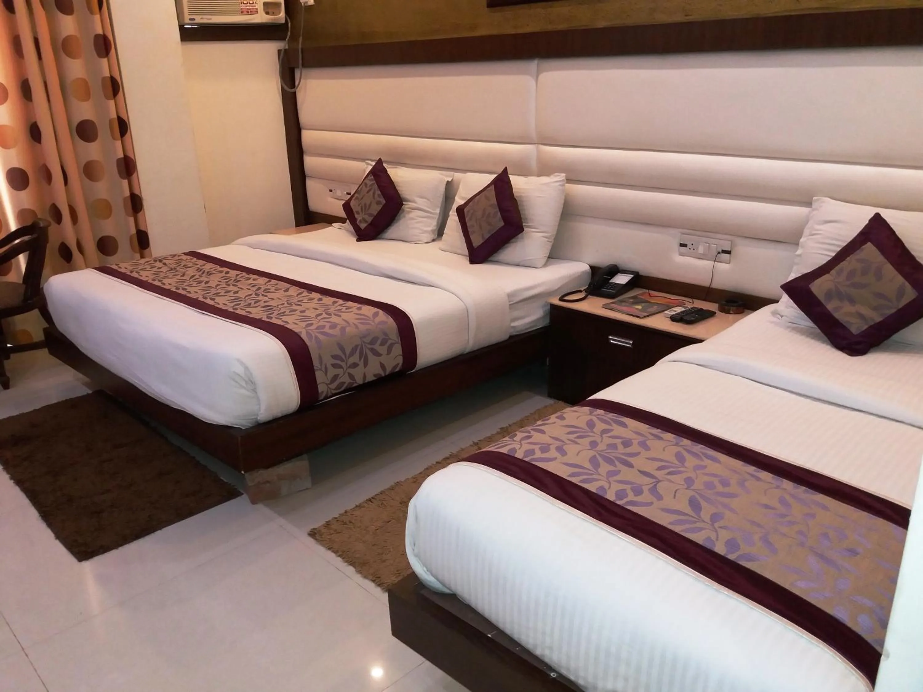 Bedroom in Hotel Station View Opposite New Delhi Railway