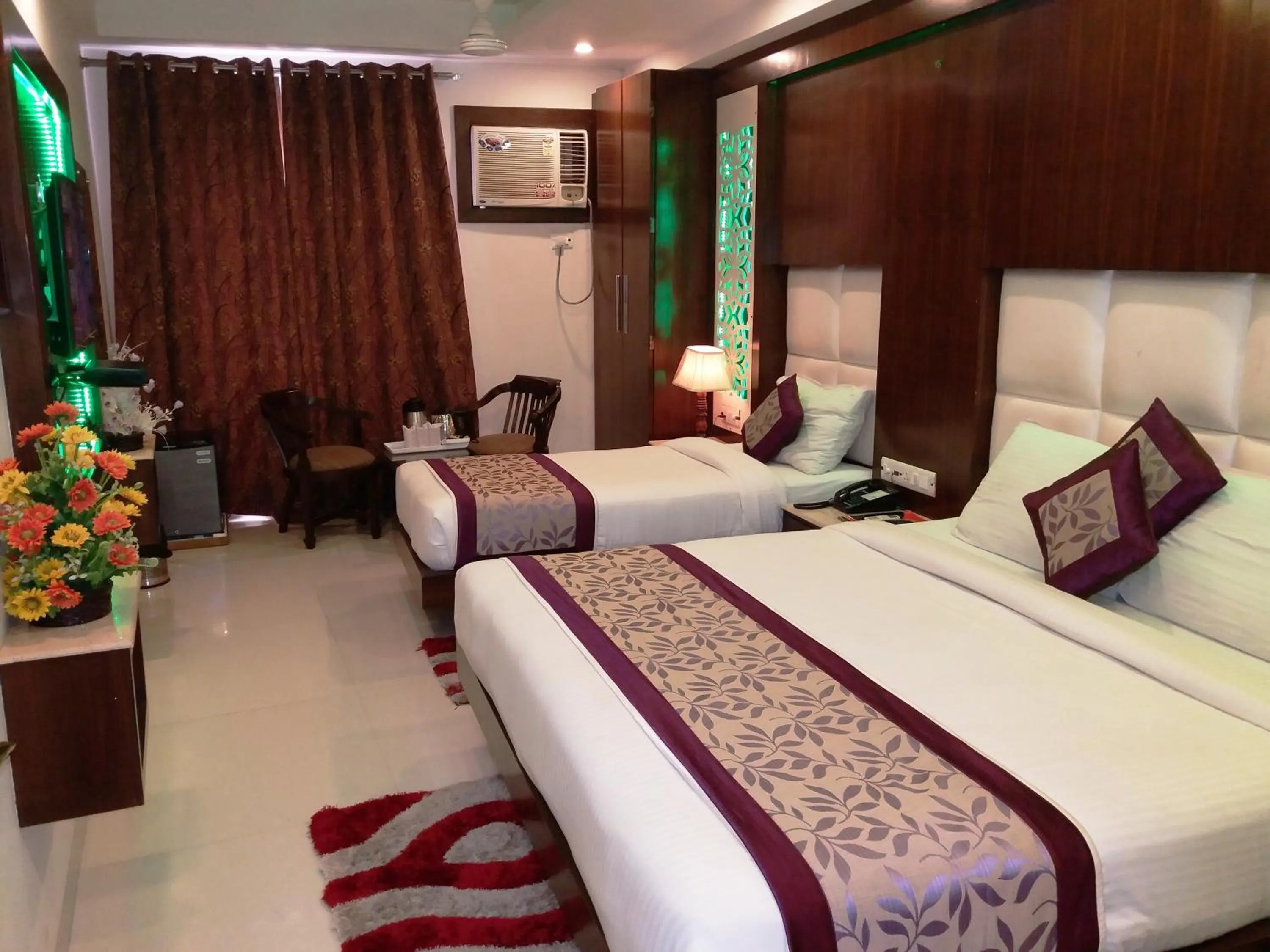 Bedroom in Hotel Station View Opposite New Delhi Railway